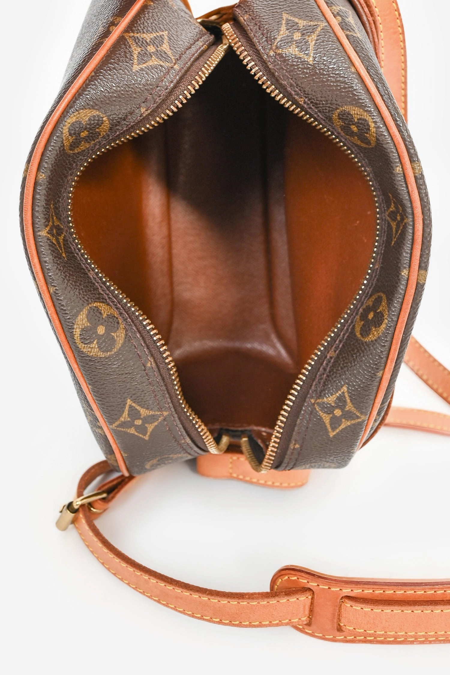Louis Vuitton 2002 Monogram 'Blois' Crossbody Bag