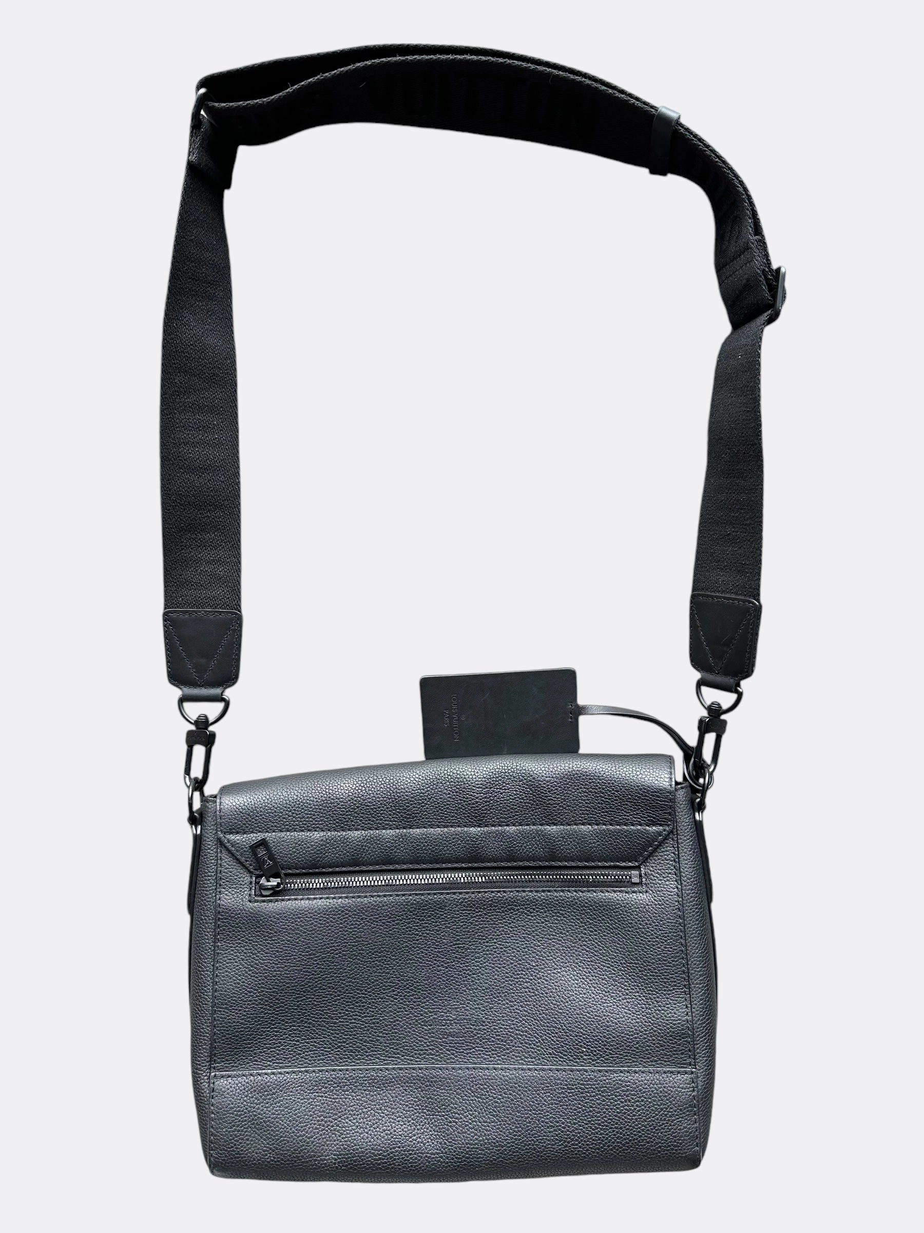Louis Vuitton Black Aerogram Takeoff Messenger