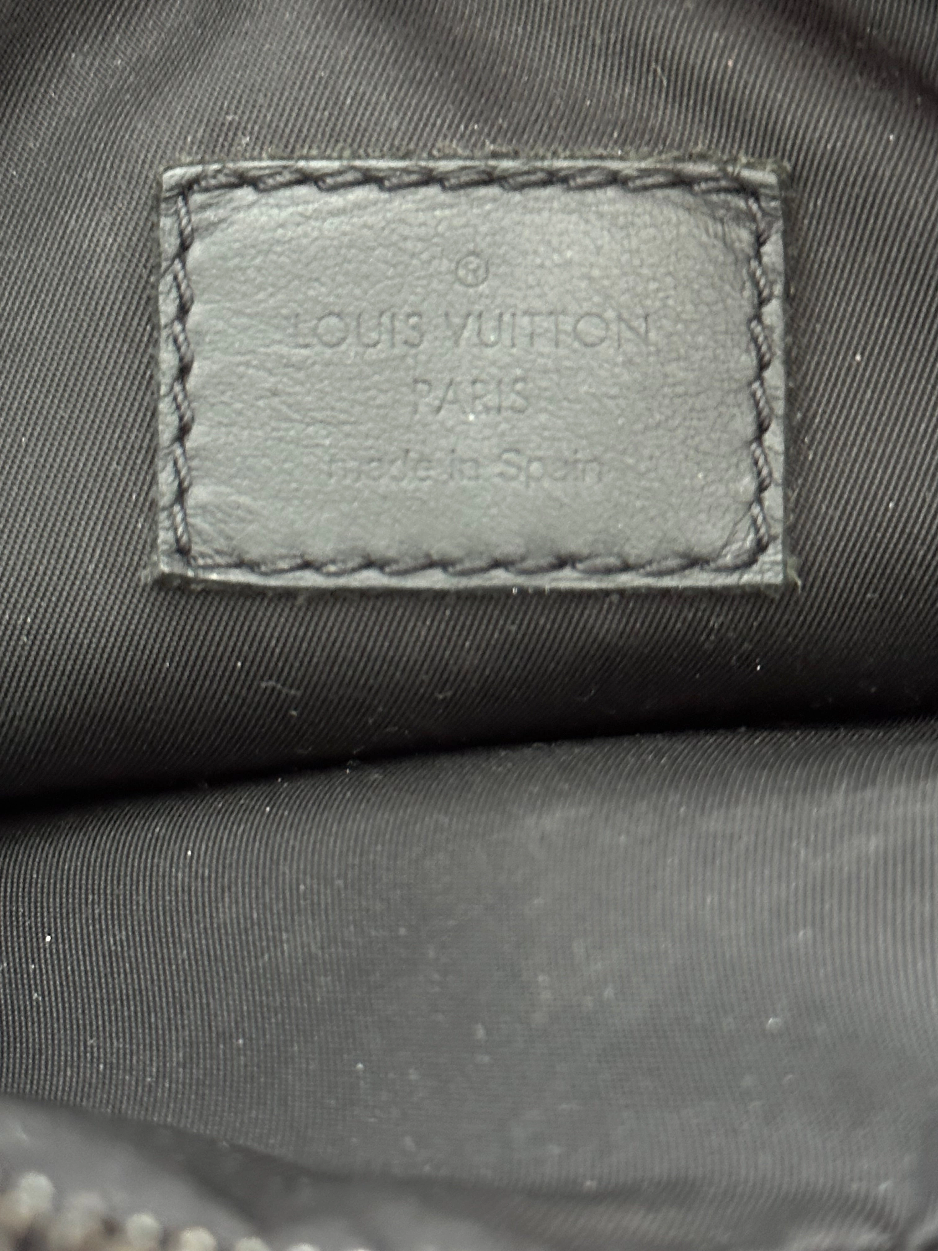Louis Vuitton Black & Multicolor Monogram Comet Messenger PM