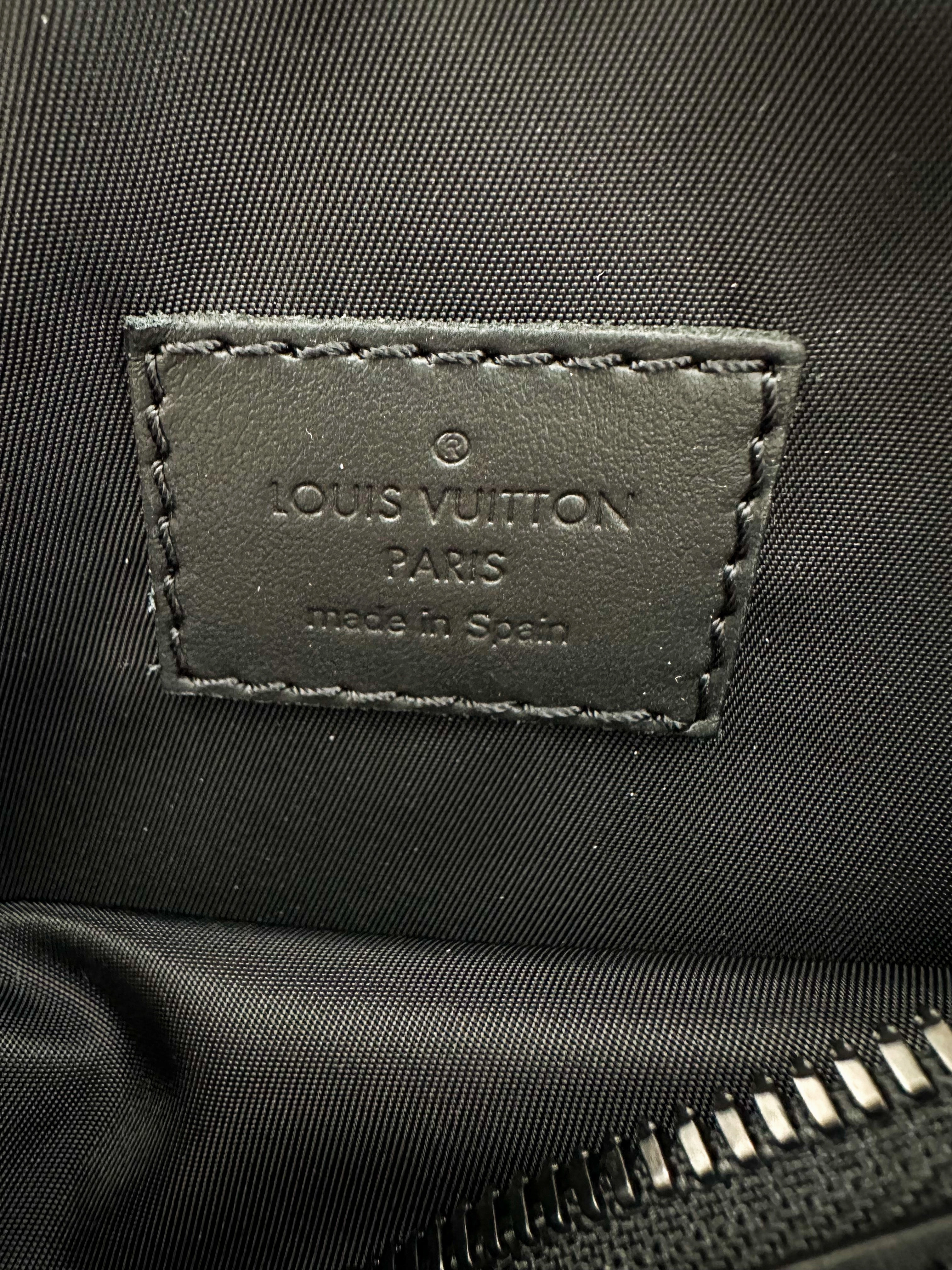 Louis Vuitton Black & Multicolor Monogram Comet Messenger PM
