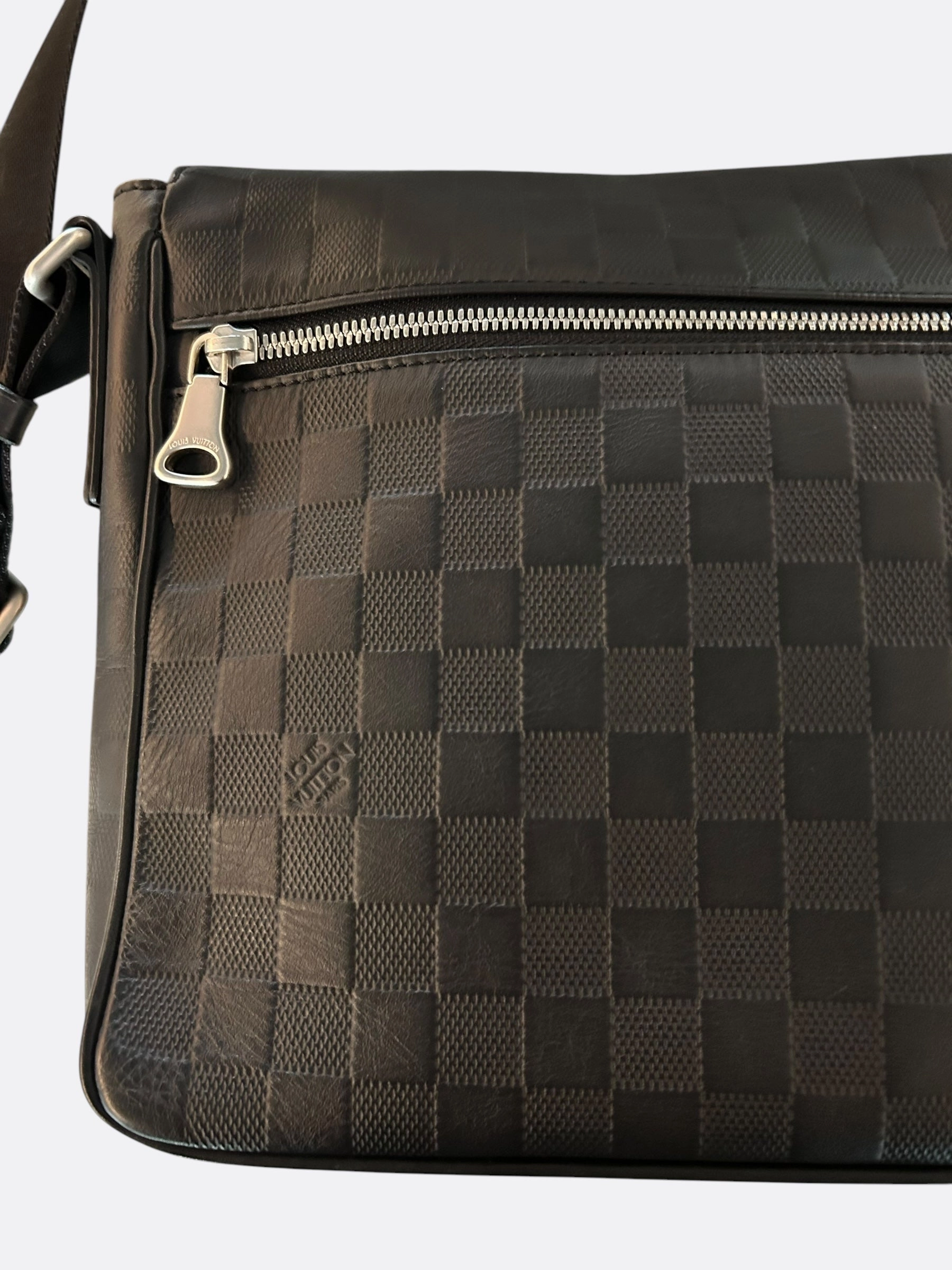 Louis Vuitton Black Damier Infini District Messenger
