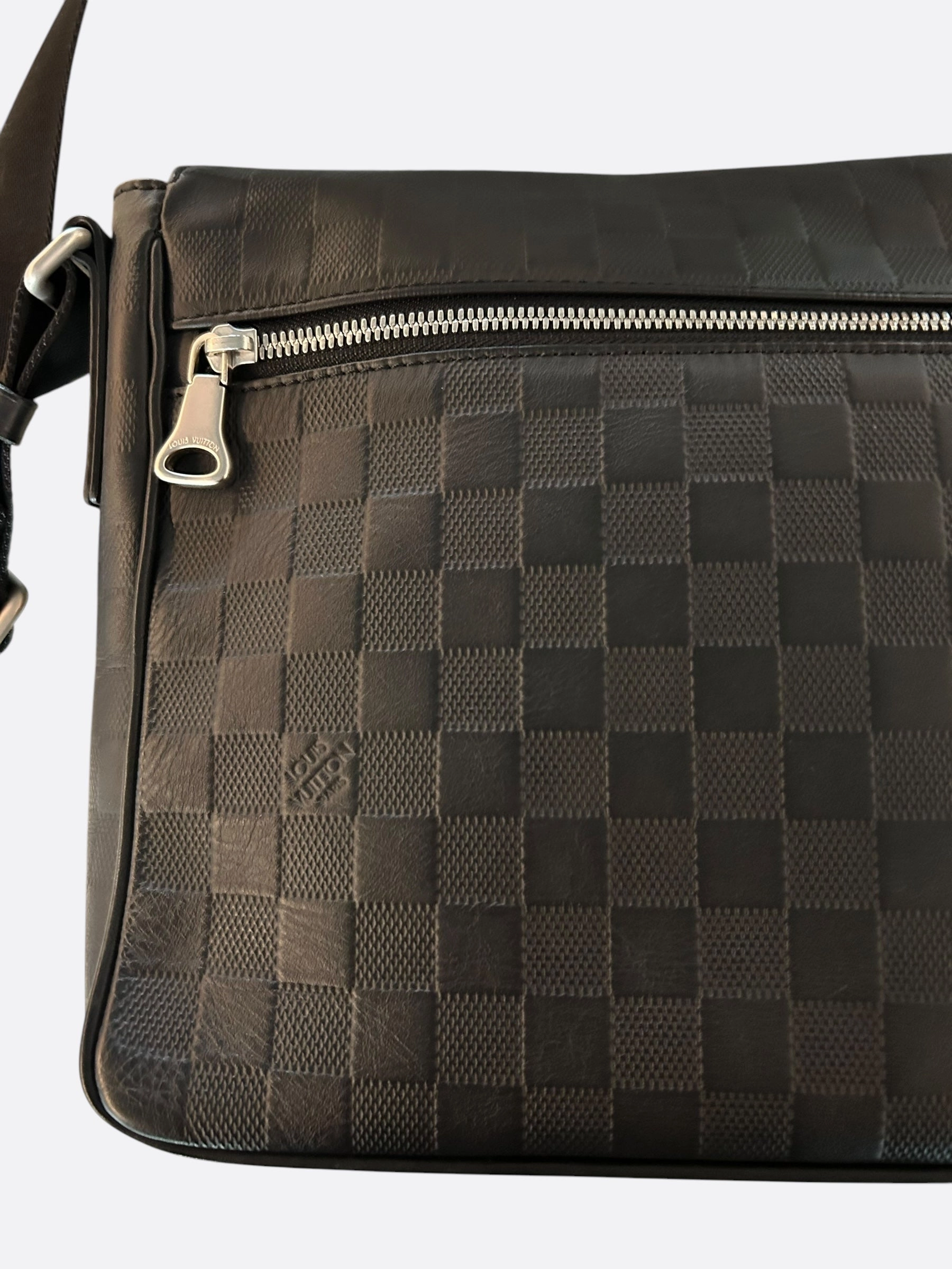 Louis Vuitton Black Damier Infini District Messenger