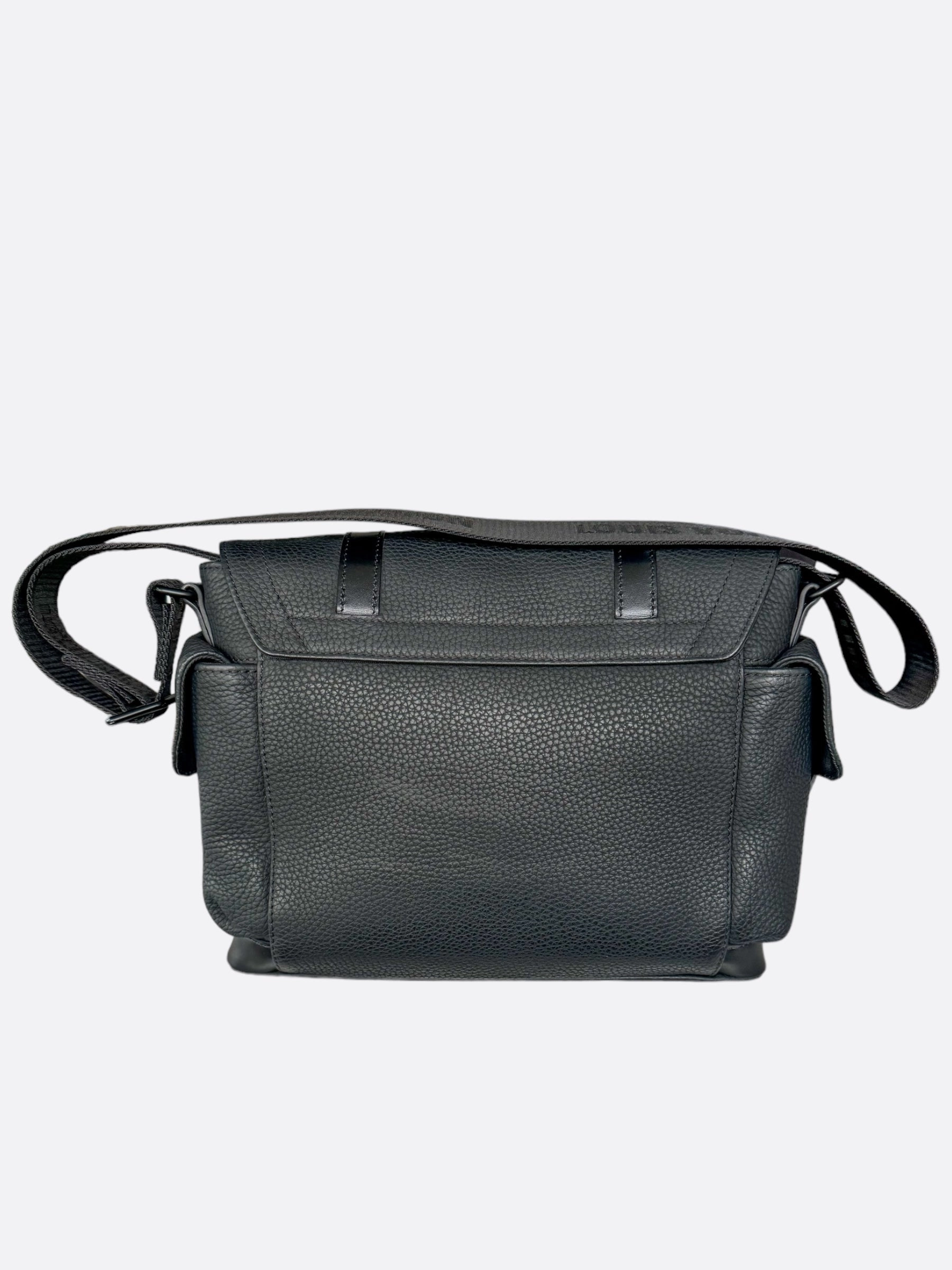 Louis Vuitton Black Taurillon Monogram Christopher Messenger Bag