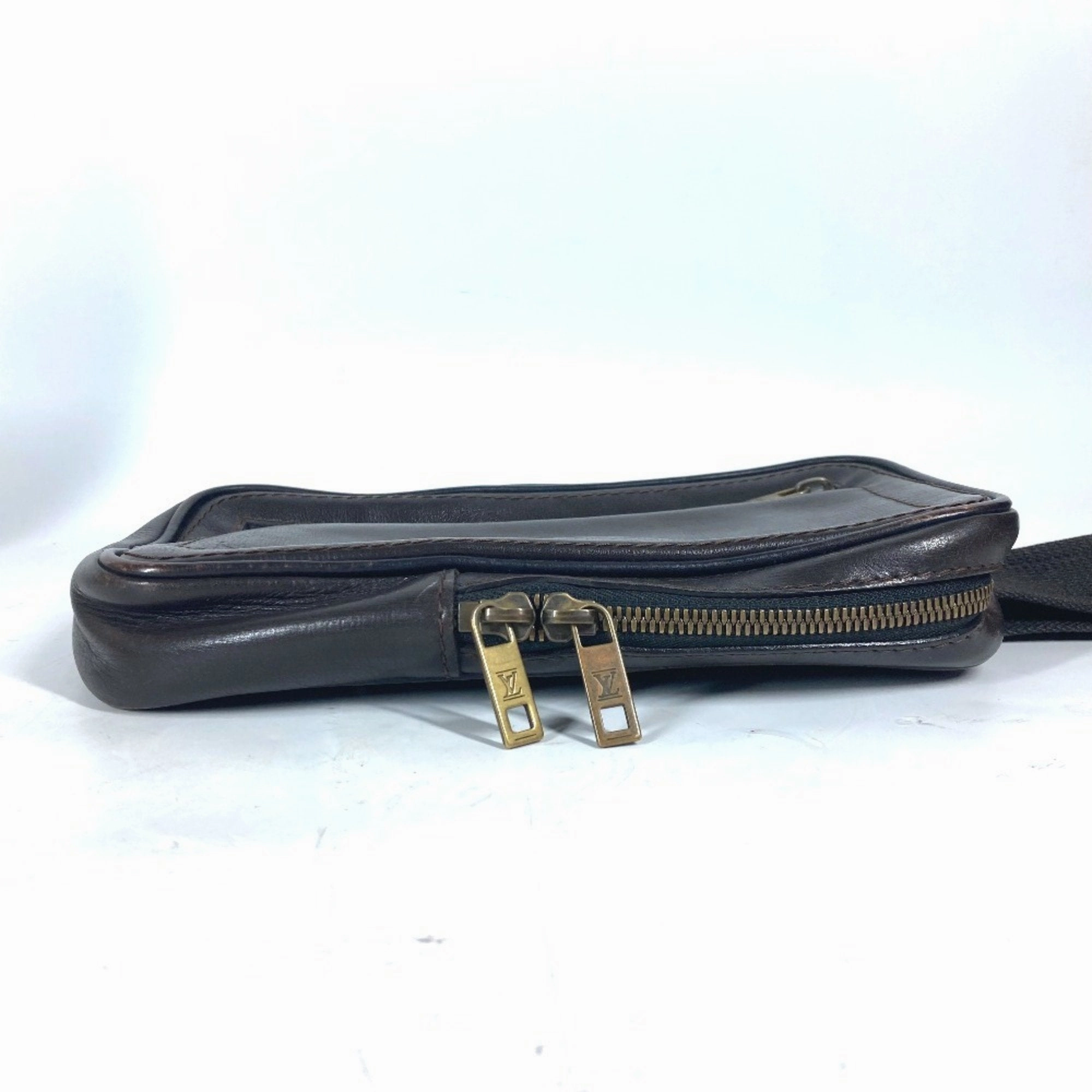 Louis Vuitton Coffee Utah Leather Handbag Sling Bag (Pre-Owned)