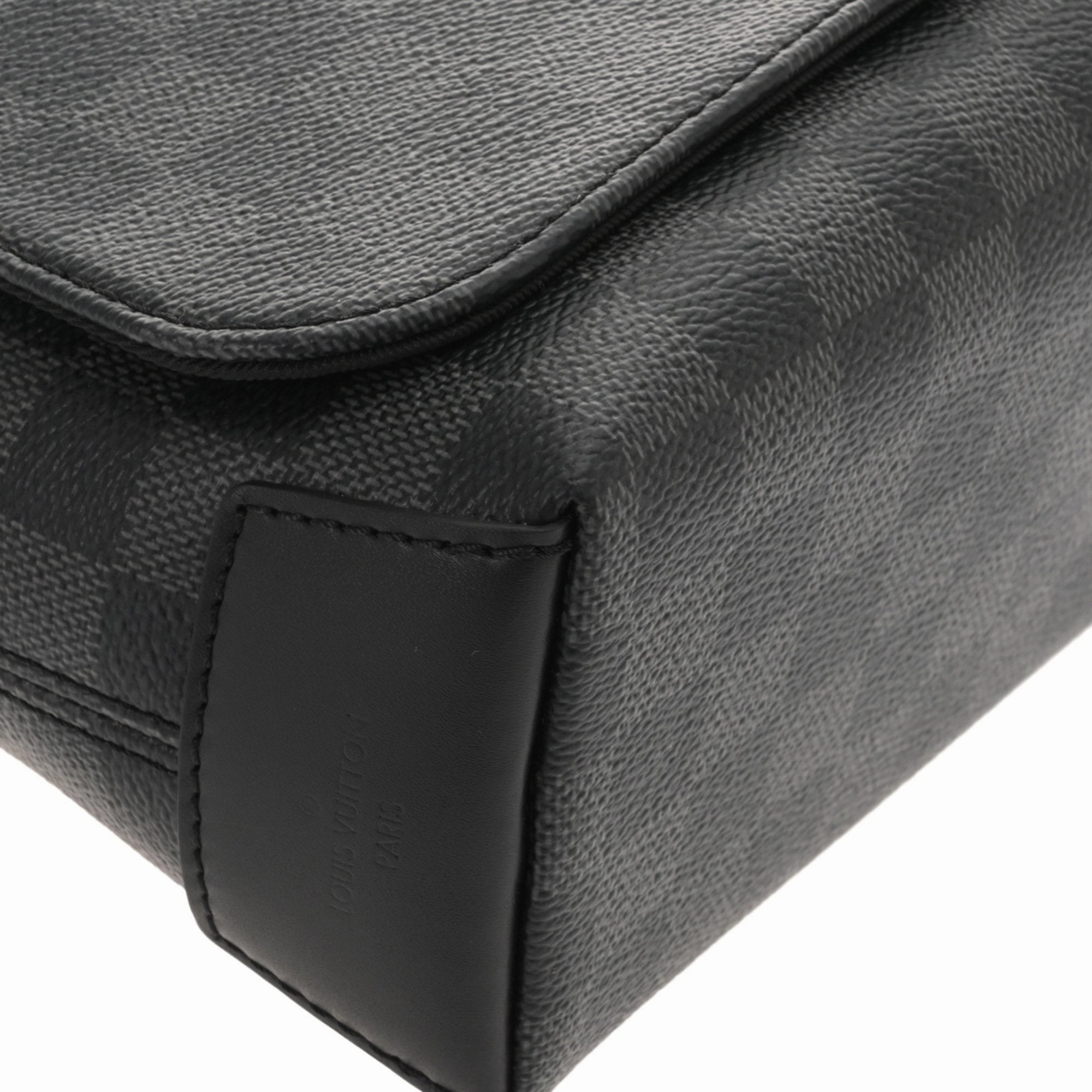 Louis Vuitton  Damier Graphite Messenger Bag Shoulder Bag (Pre-Owned)