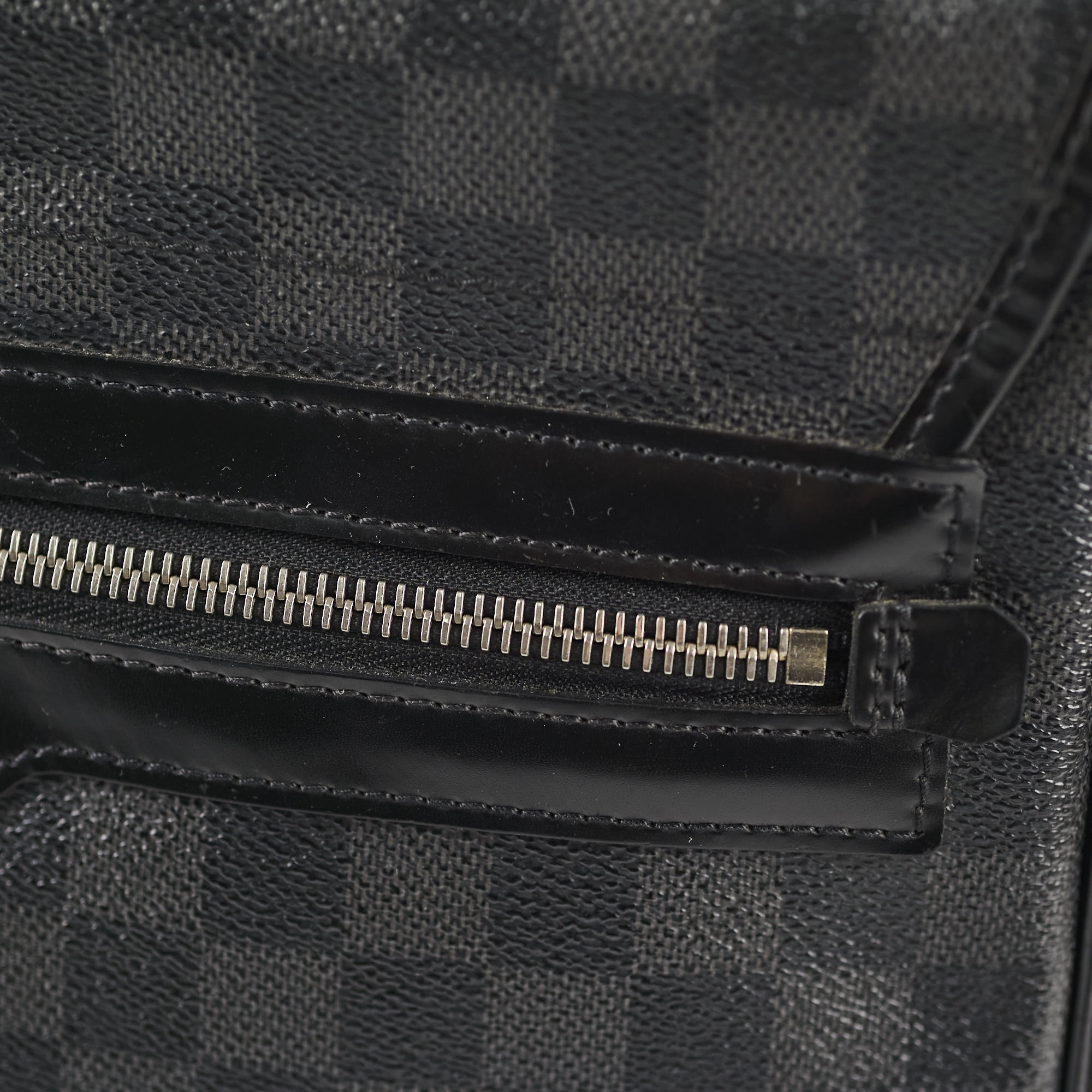 Louis Vuitton Damier Graphite MM
