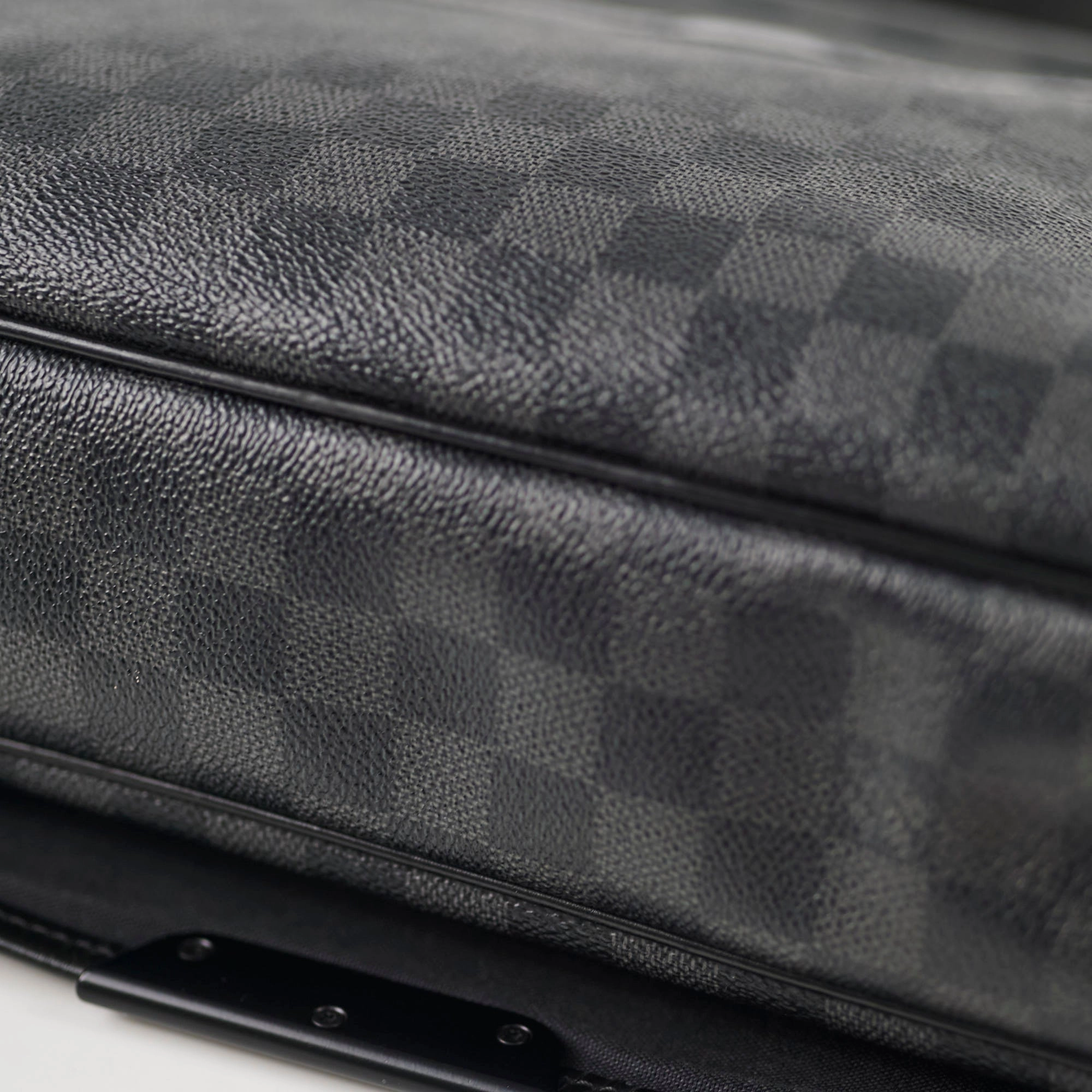 Louis Vuitton Damier Graphite MM
