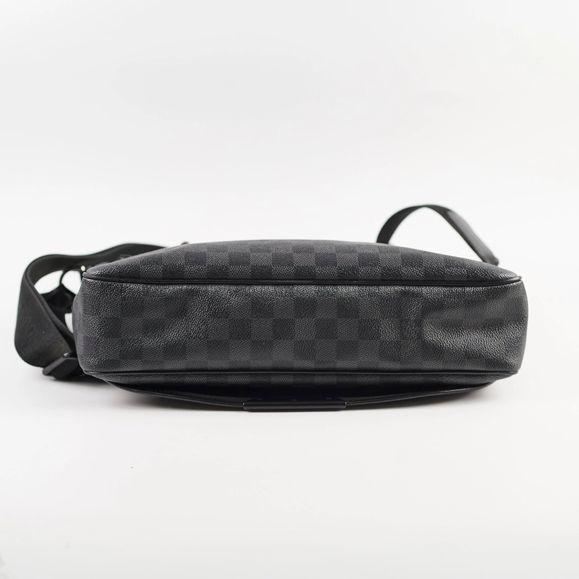 Louis Vuitton Damier Graphite MM
