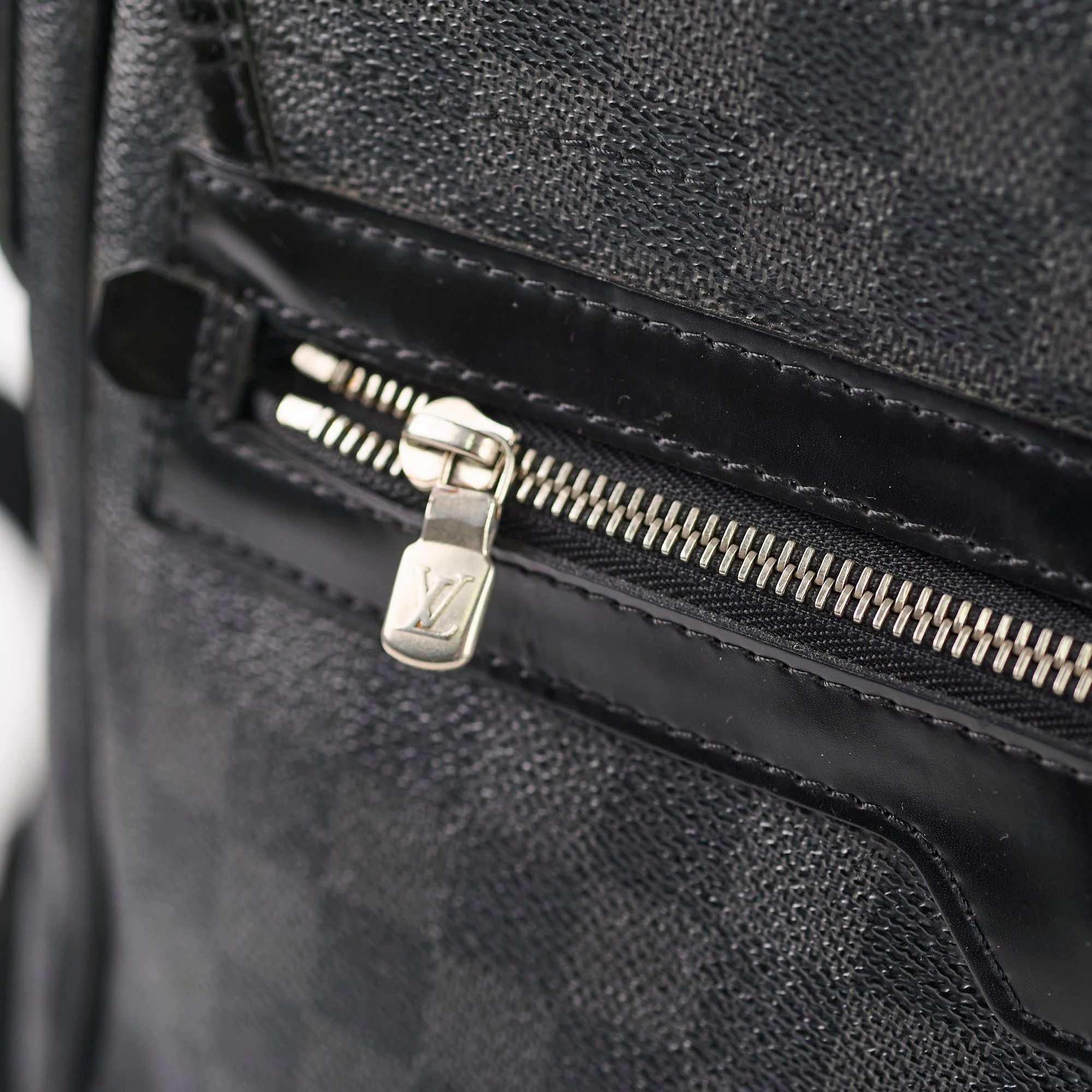 Louis Vuitton Damier Graphite MM