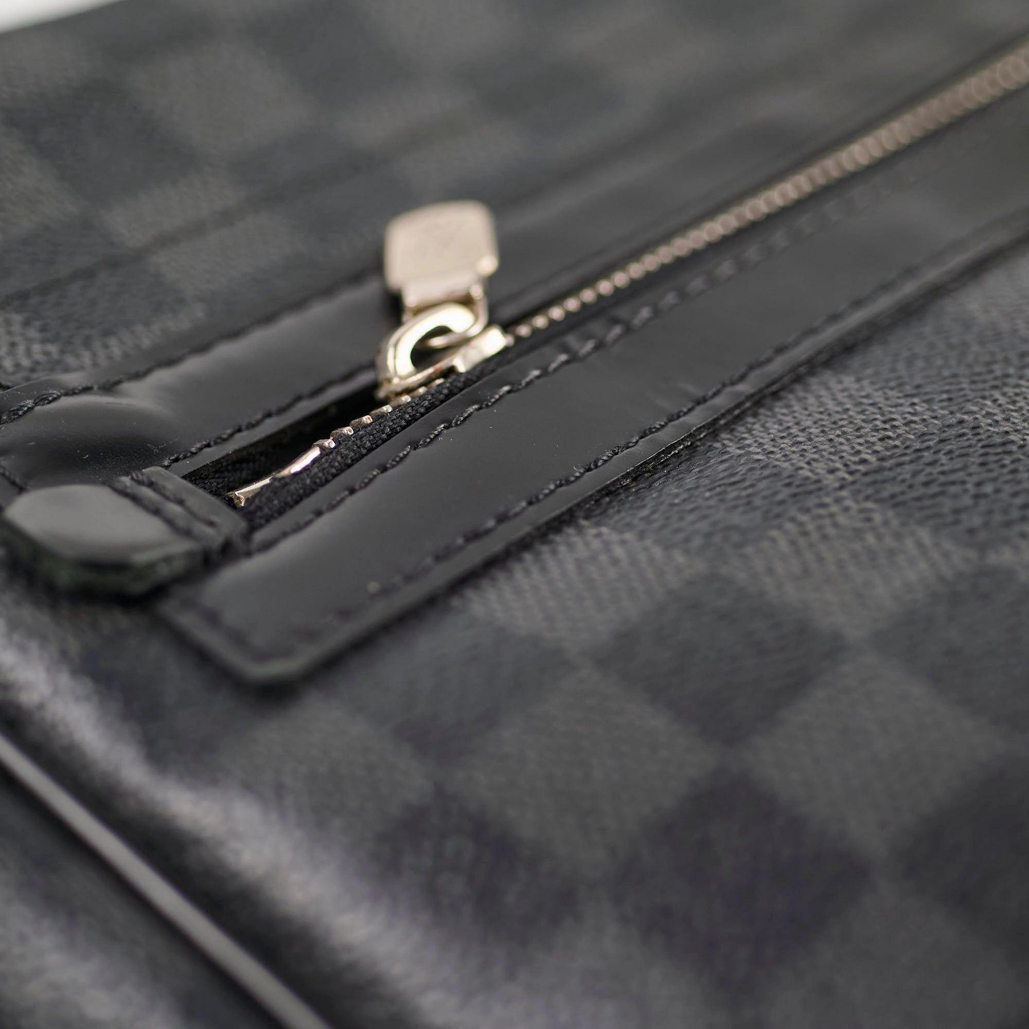 Louis Vuitton Damier Graphite MM