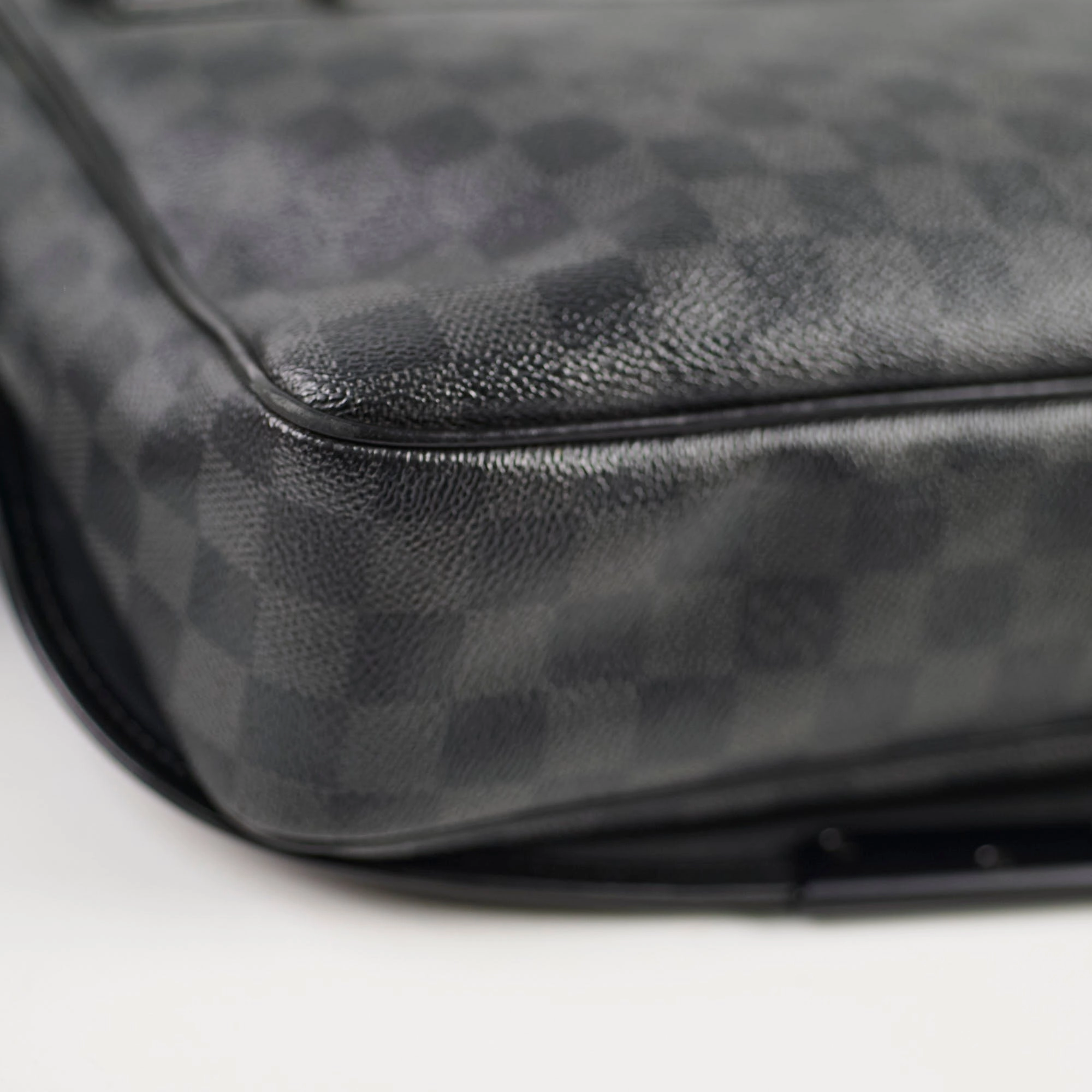 Louis Vuitton Damier Graphite MM