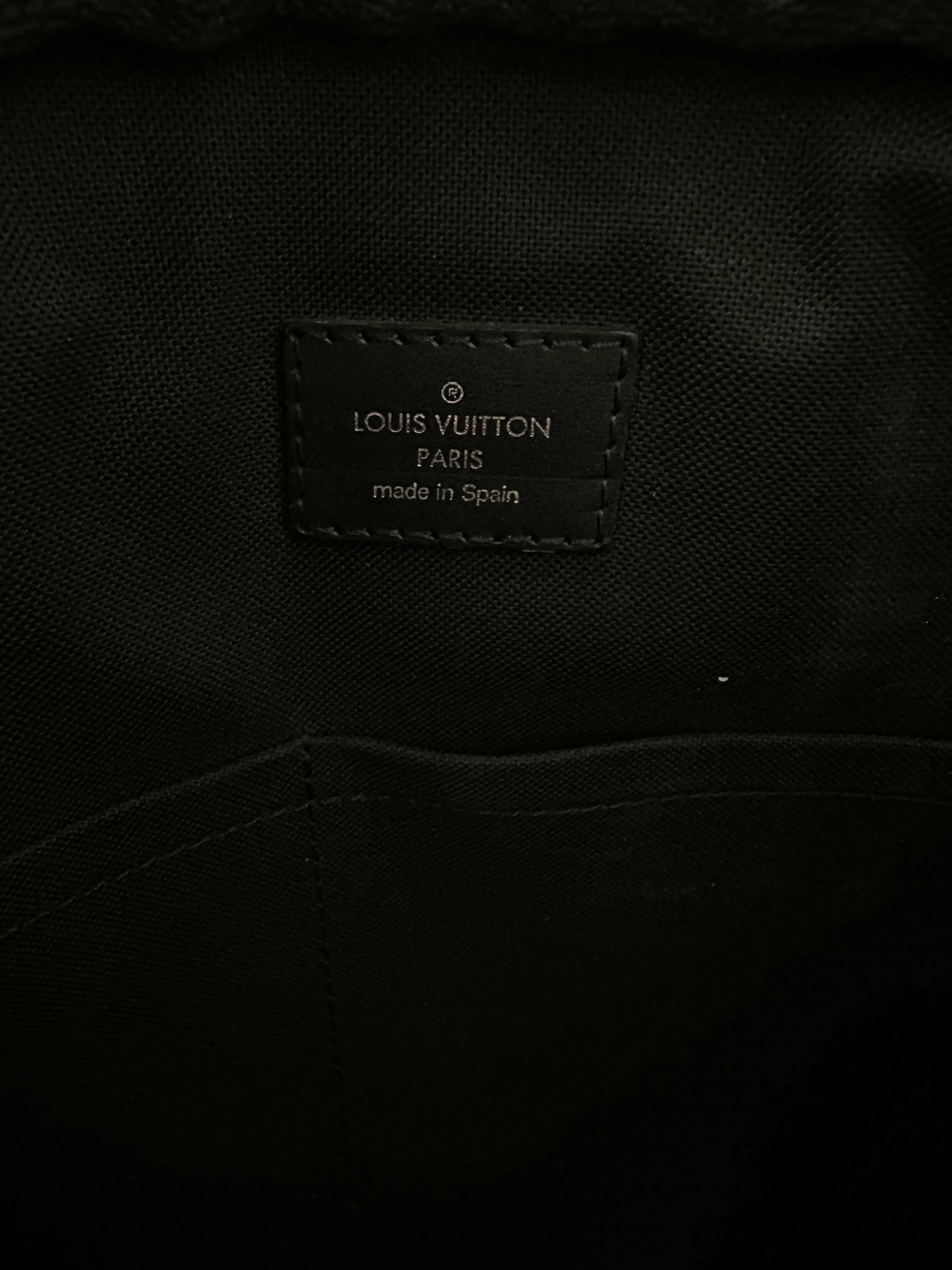 Louis Vuitton Damier Graphite Porte Documents Voyage PM