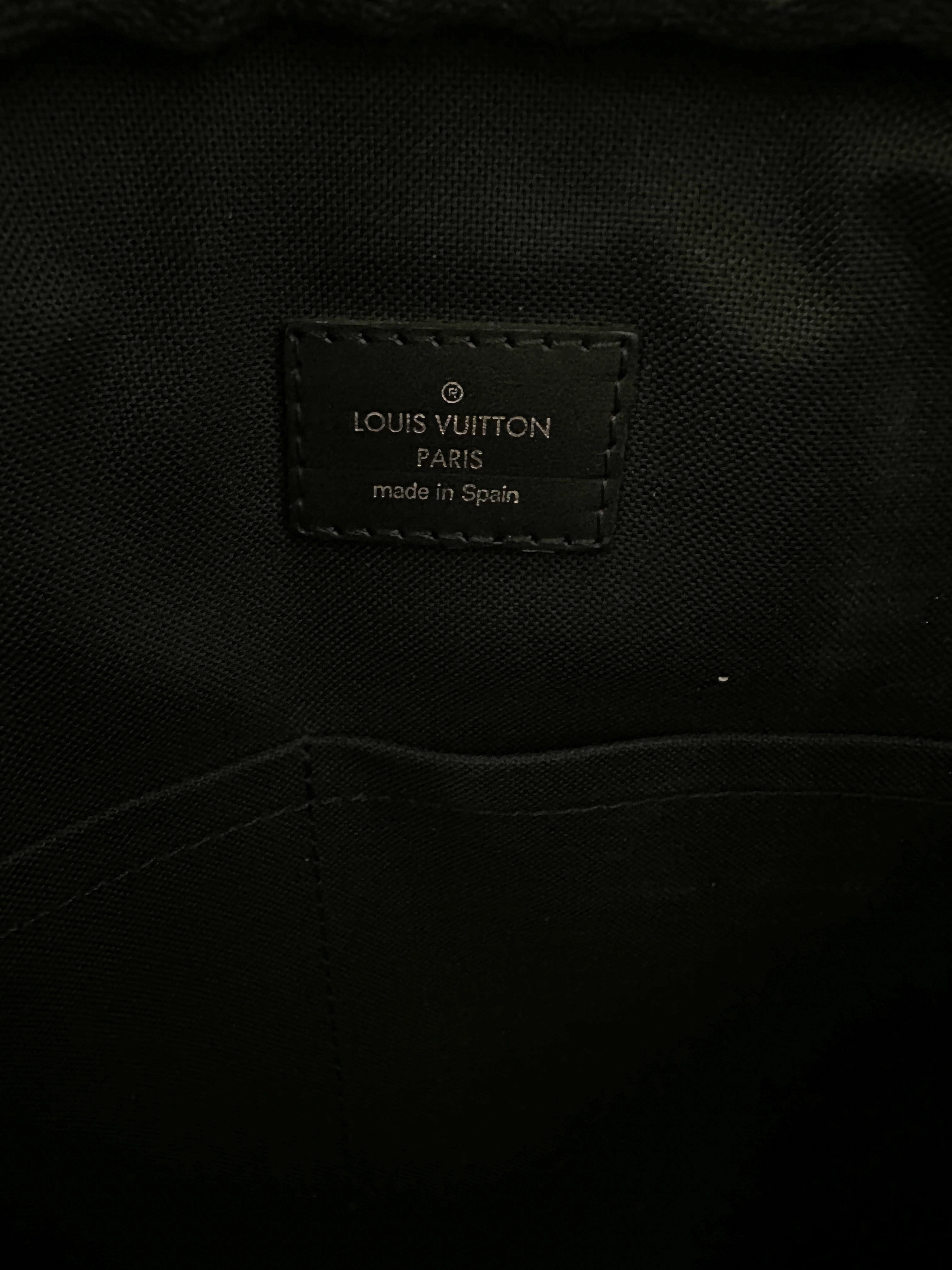 Louis Vuitton Damier Graphite Porte Documents Voyage PM