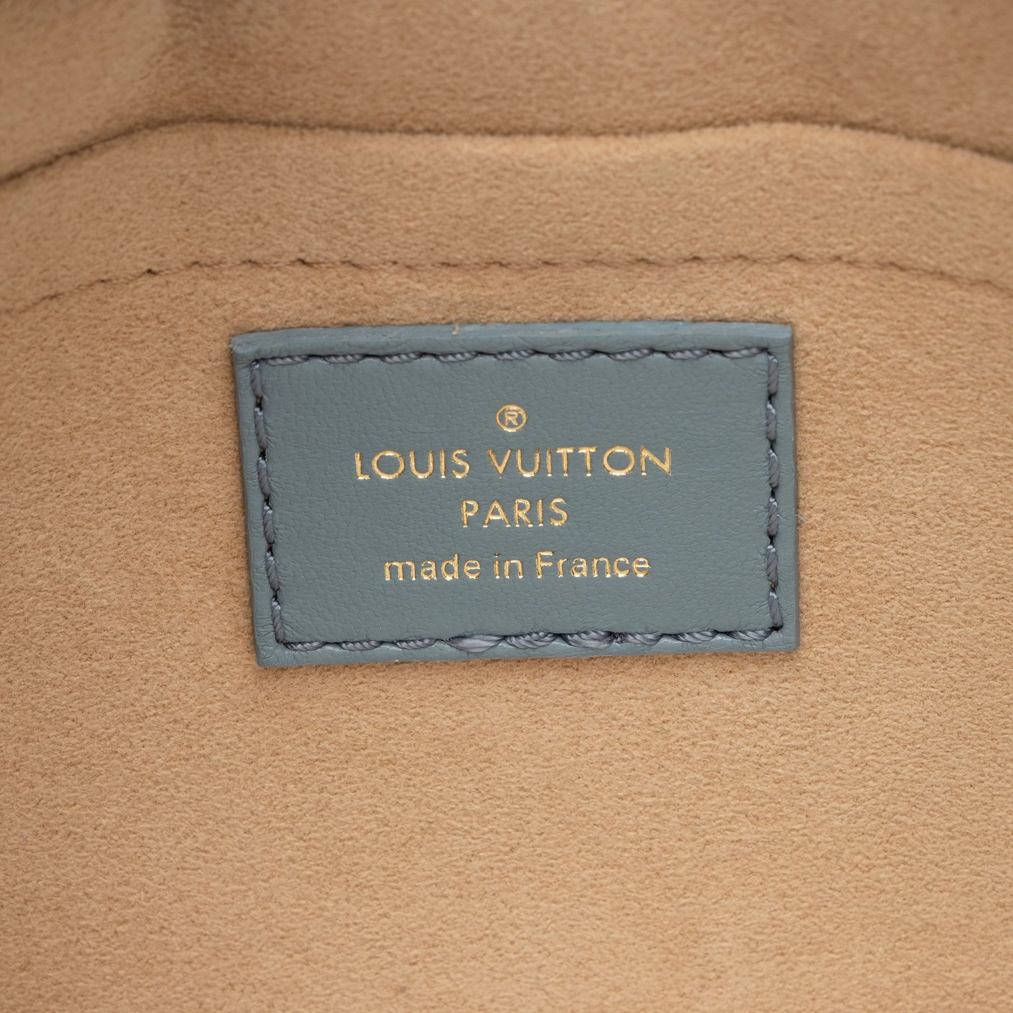 Louis Vuitton Damier Quilt Lambskin Troca PM Shoulder Bag (SHF-uMDcvw)