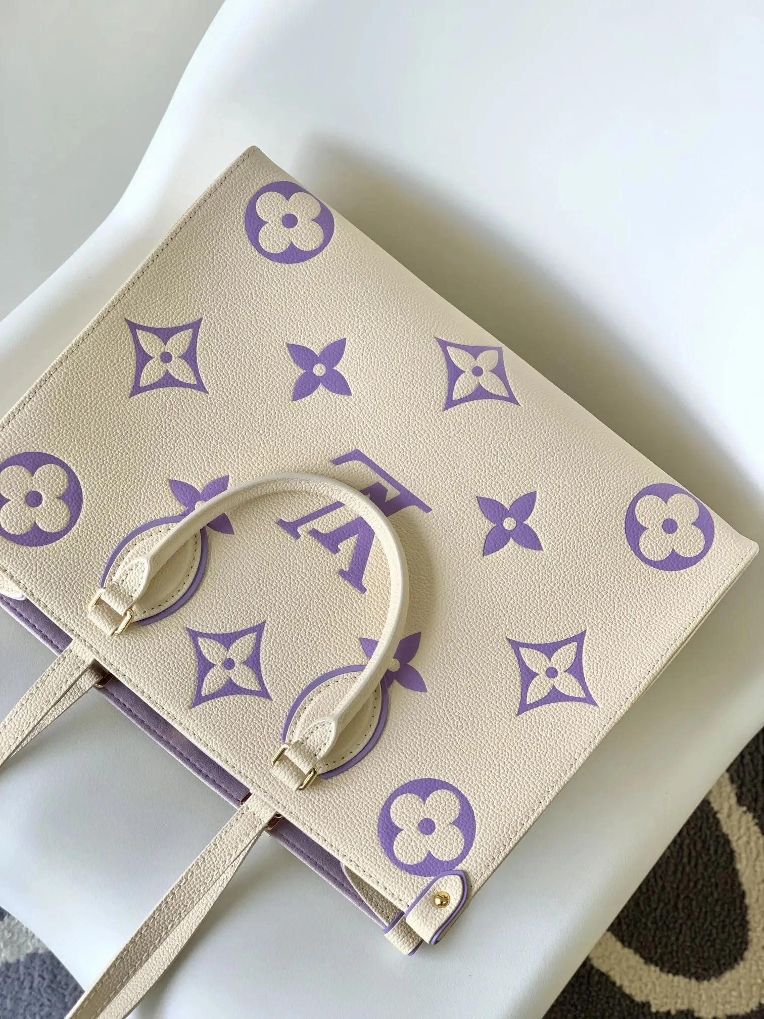 LOUIS VUITTON Empreinte Monogram Giant By The Pool Onthego MM Summer M45718