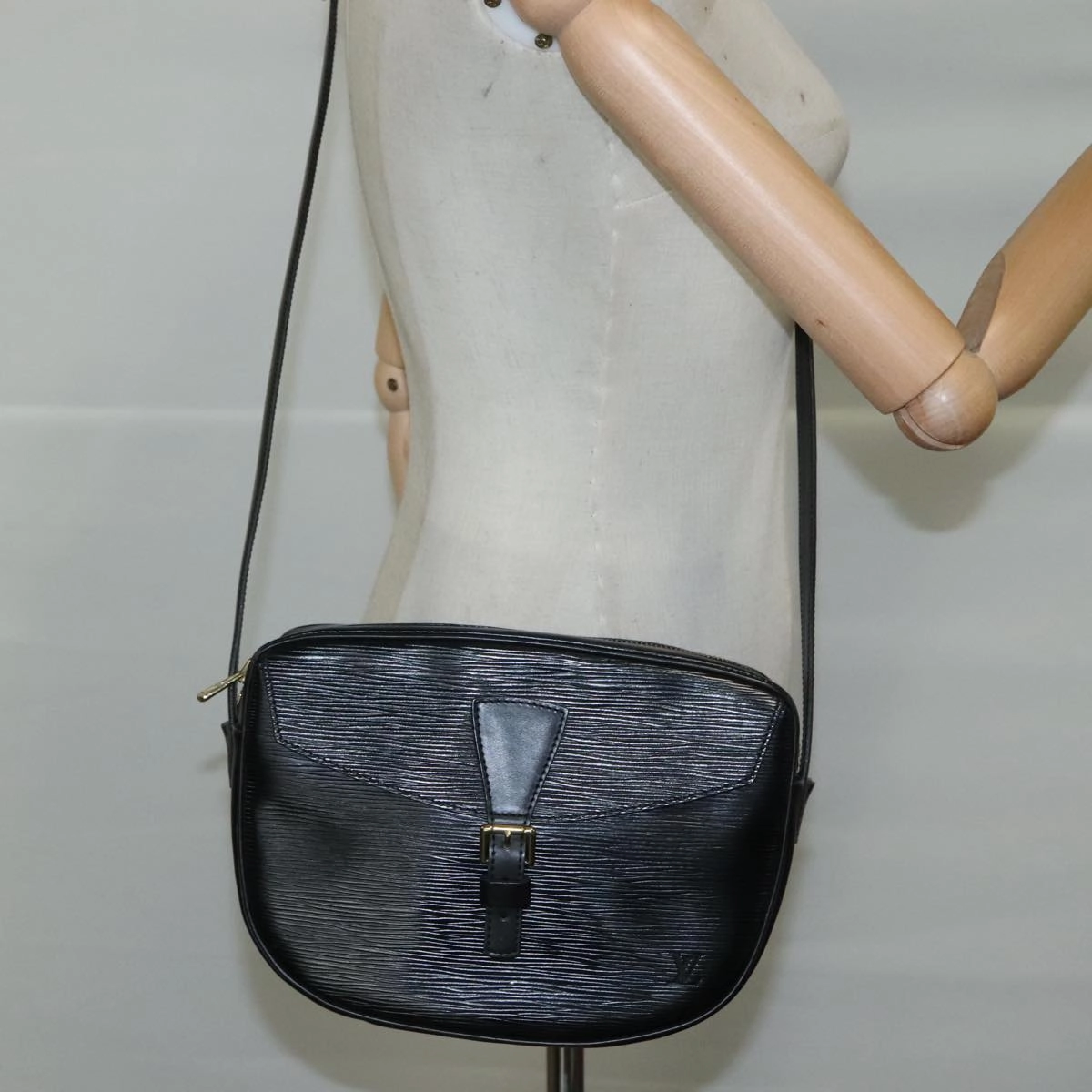 LOUIS VUITTON Epi Jeune Fille MM Shoulder Bag Black M52152 LV 107060