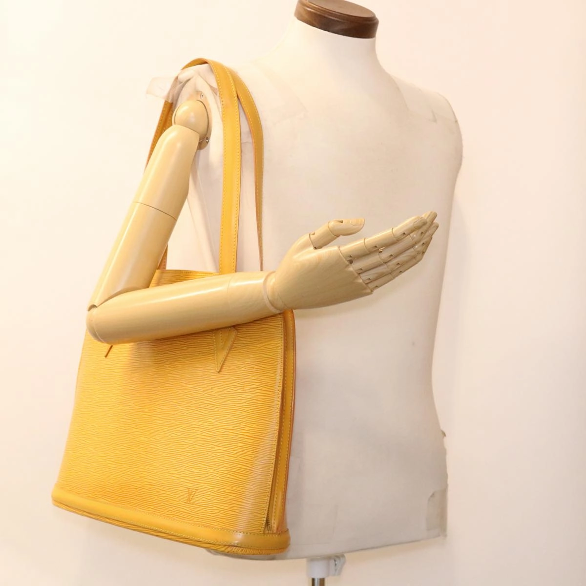 LOUIS VUITTON Epi Lussac Shoulder Bag Yellow M52289 LV bs4552