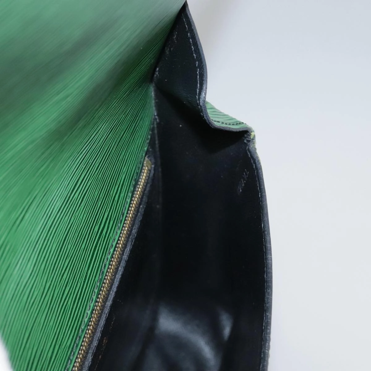 LOUIS VUITTON Epi Saint Cloud GM Shoulder Bag Green M52194 LV 101706