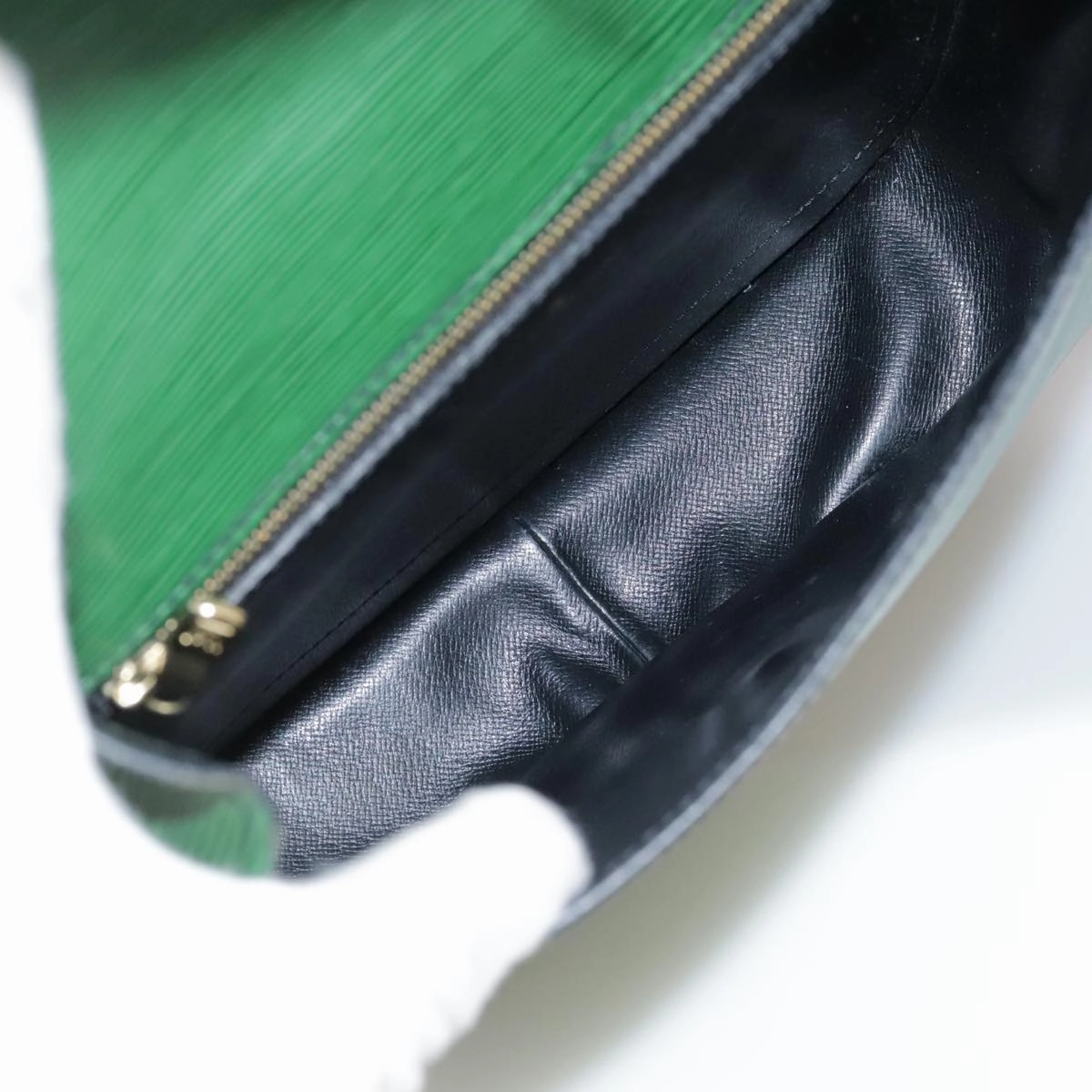 LOUIS VUITTON Epi Saint Cloud GM Shoulder Bag Green M52194 LV 101706