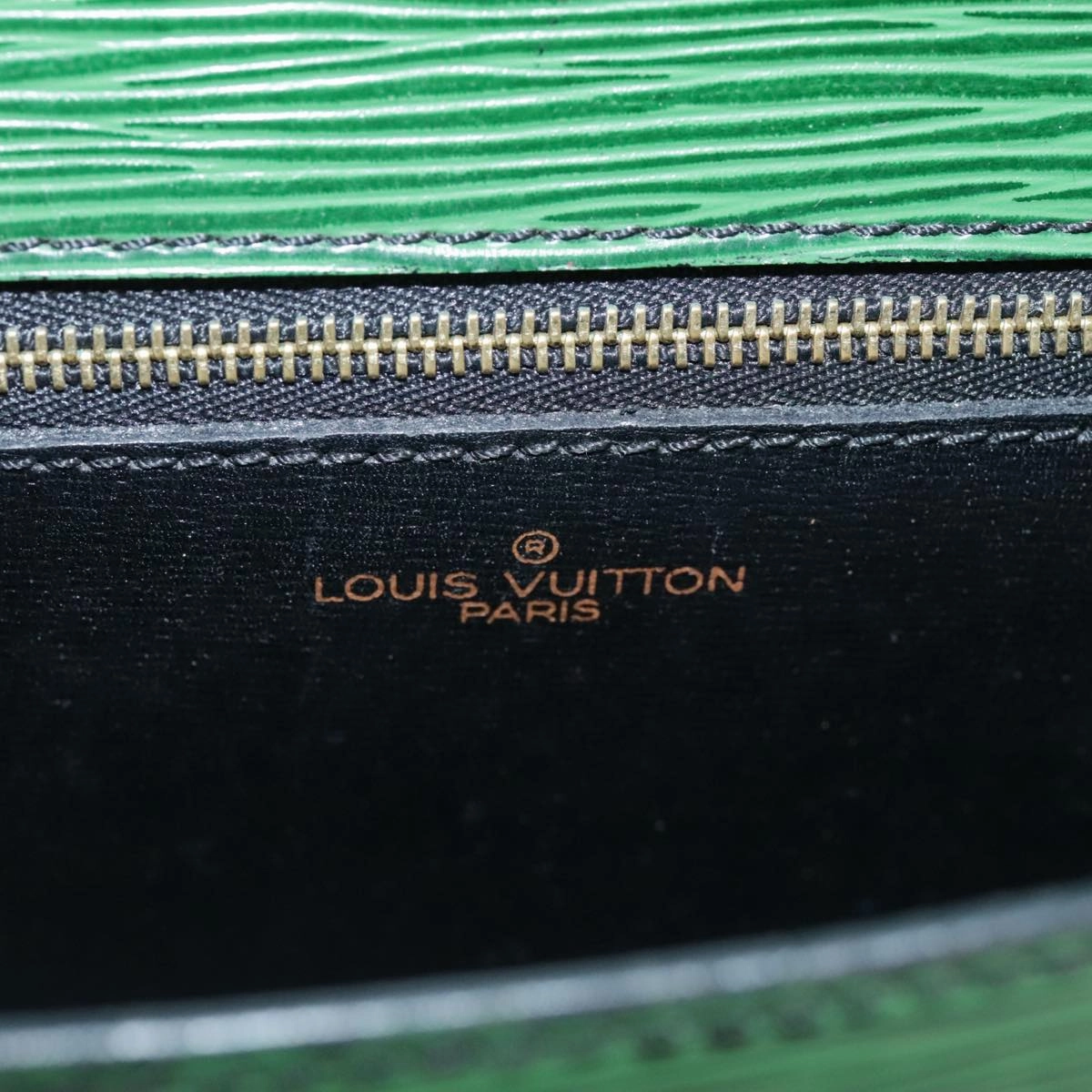 LOUIS VUITTON Epi Saint Cloud GM Shoulder Bag Green M52194 LV 101706