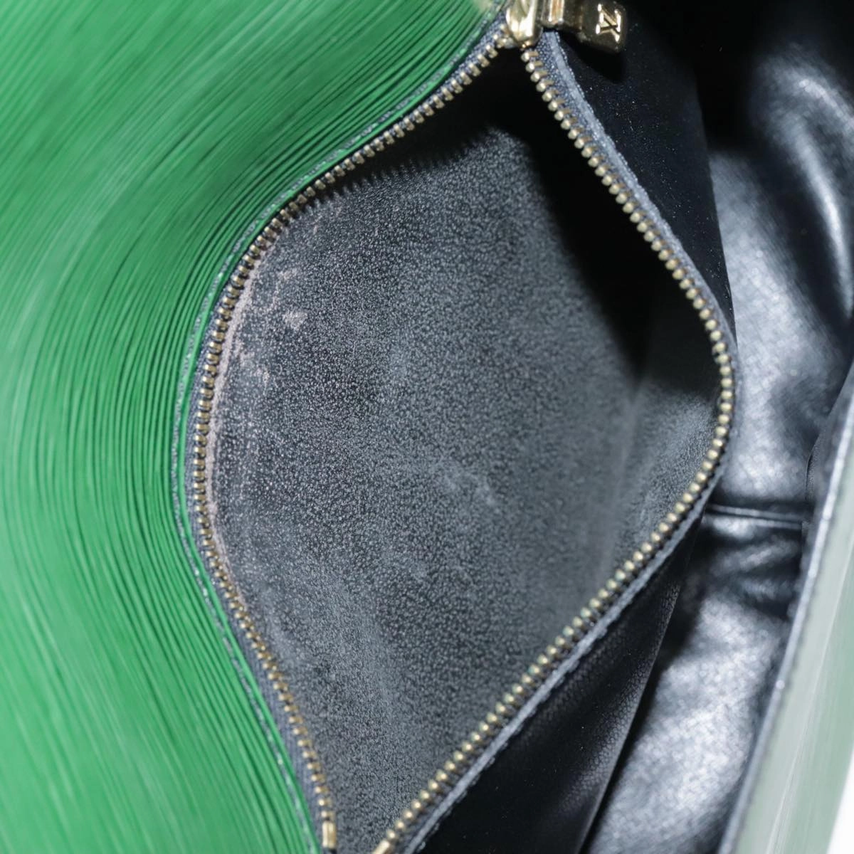 LOUIS VUITTON Epi Saint Cloud GM Shoulder Bag Green M52194 LV 101706