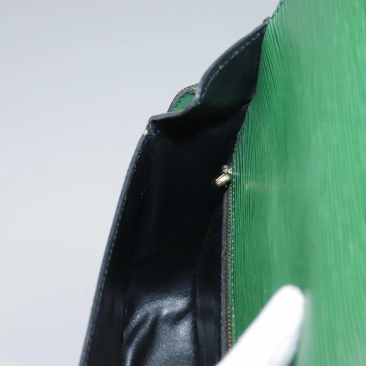 LOUIS VUITTON Epi Saint Cloud GM Shoulder Bag Green M52194 LV 101706