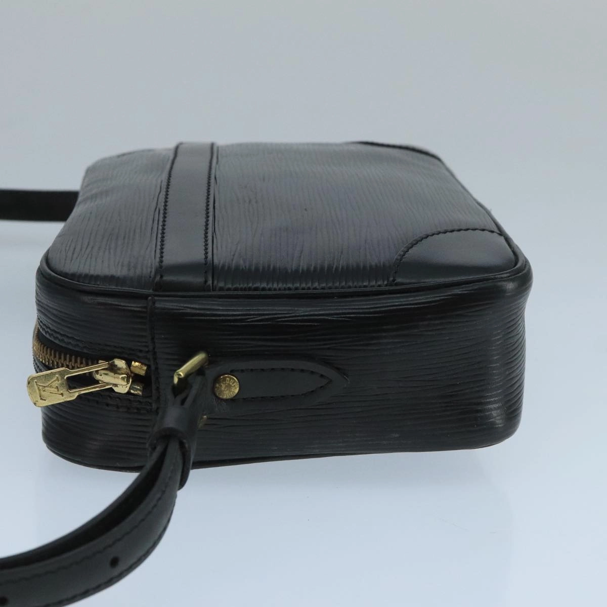 LOUIS VUITTON Epi Trocadero 23 Shoulder Bag Black M52302 LV 101714