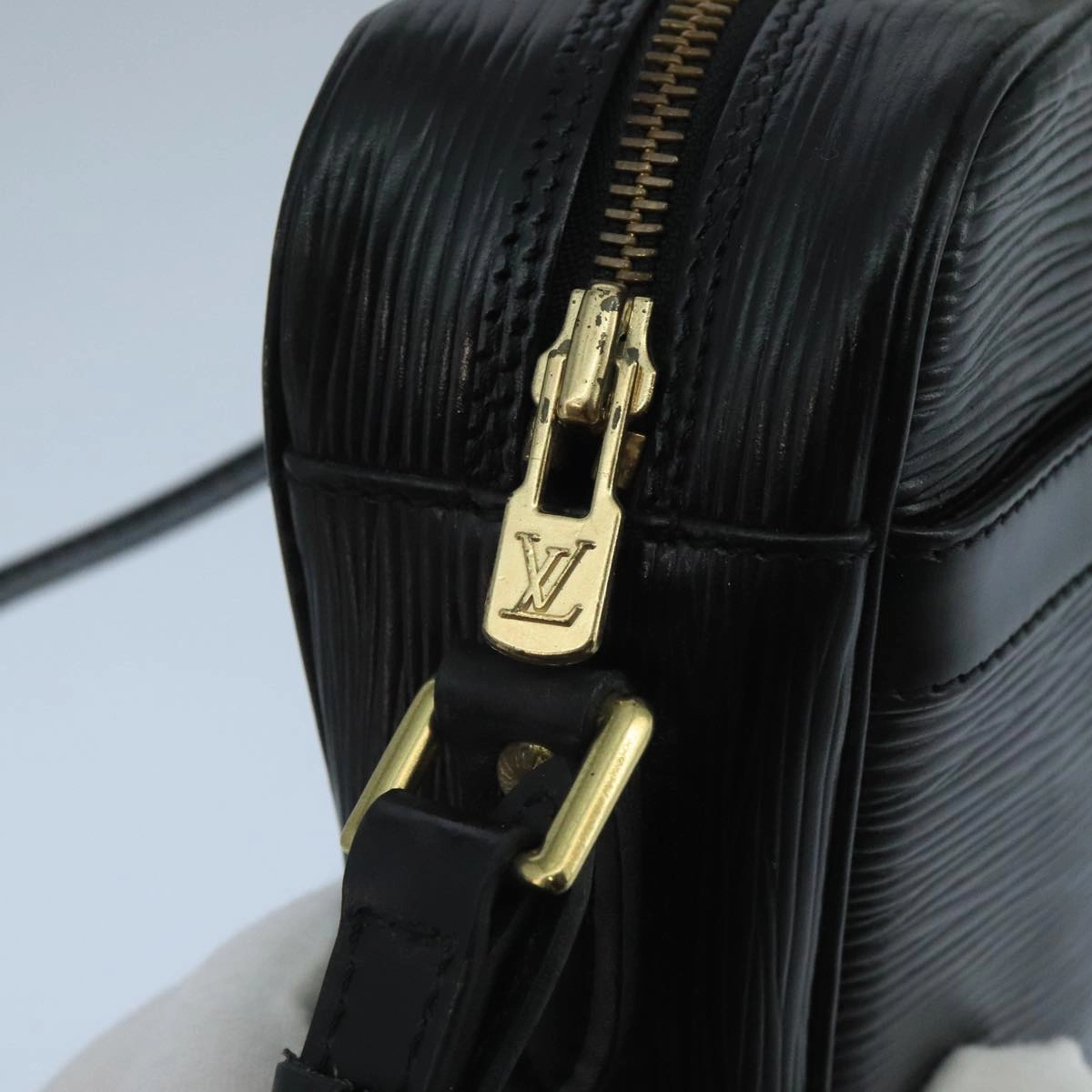 LOUIS VUITTON Epi Trocadero 23 Shoulder Bag Black M52302 LV 101714