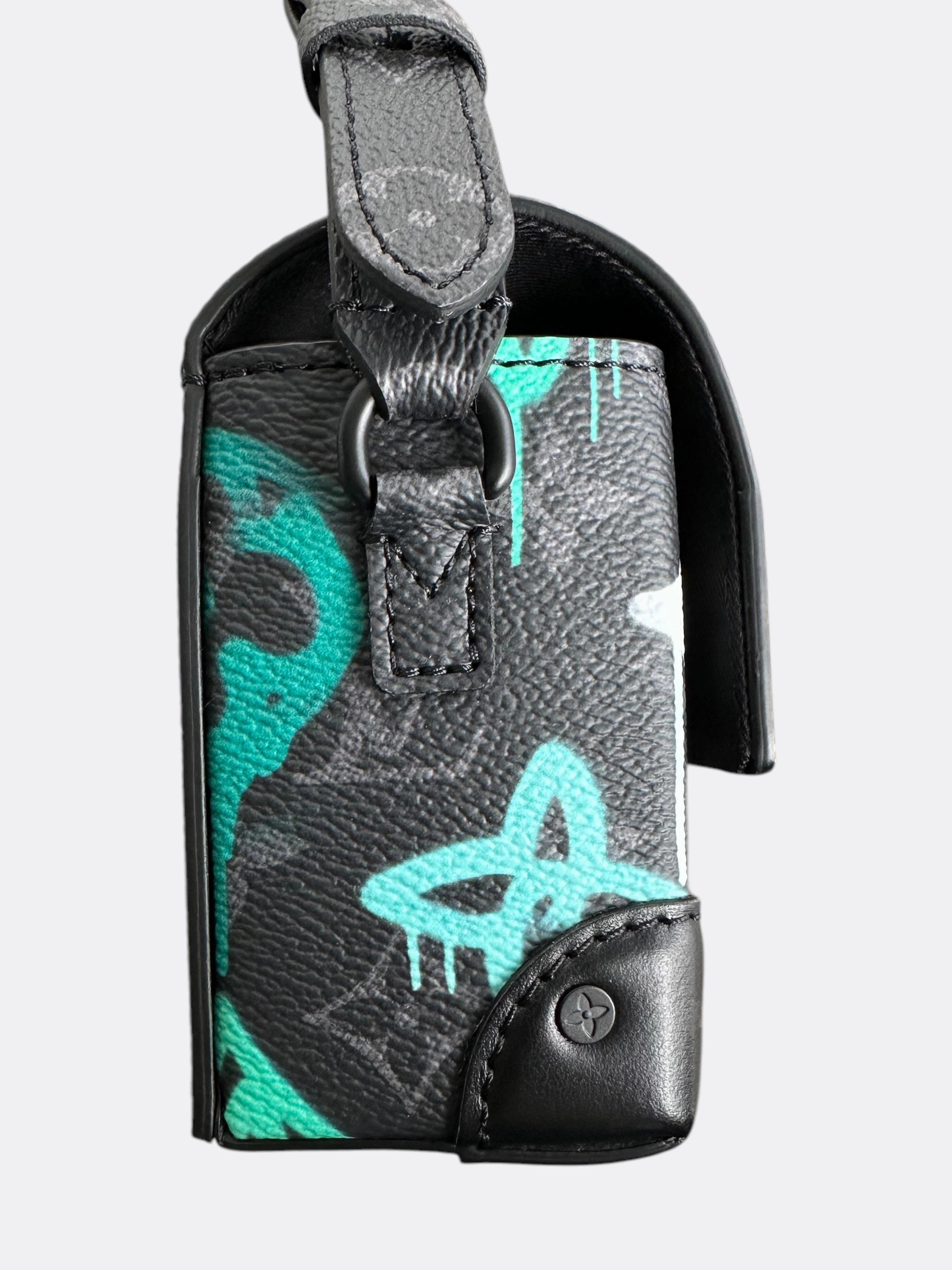 Louis Vuitton Graffiti Monogram Eclipse Wearable Steamer Wallet