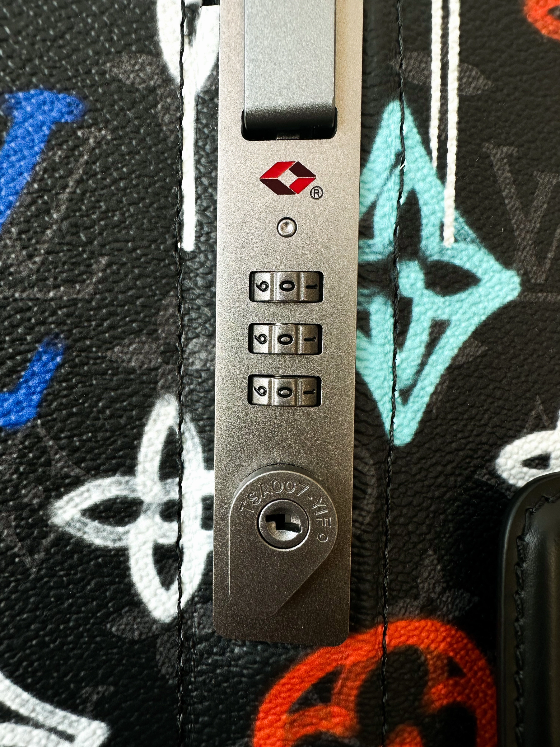 Louis Vuitton Graffiti Monogram Horizon 55