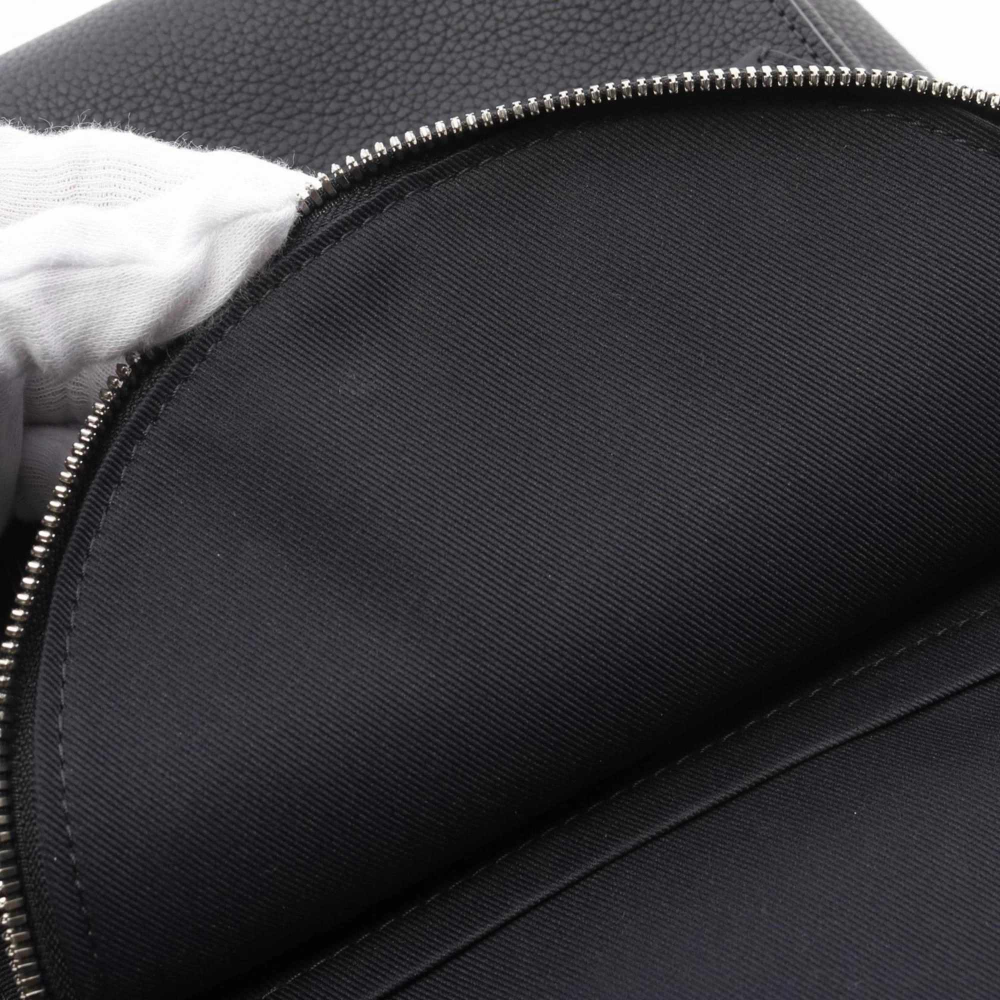 Louis Vuitton Leather Fanny Pack Sling Bag (Pre-Owned)