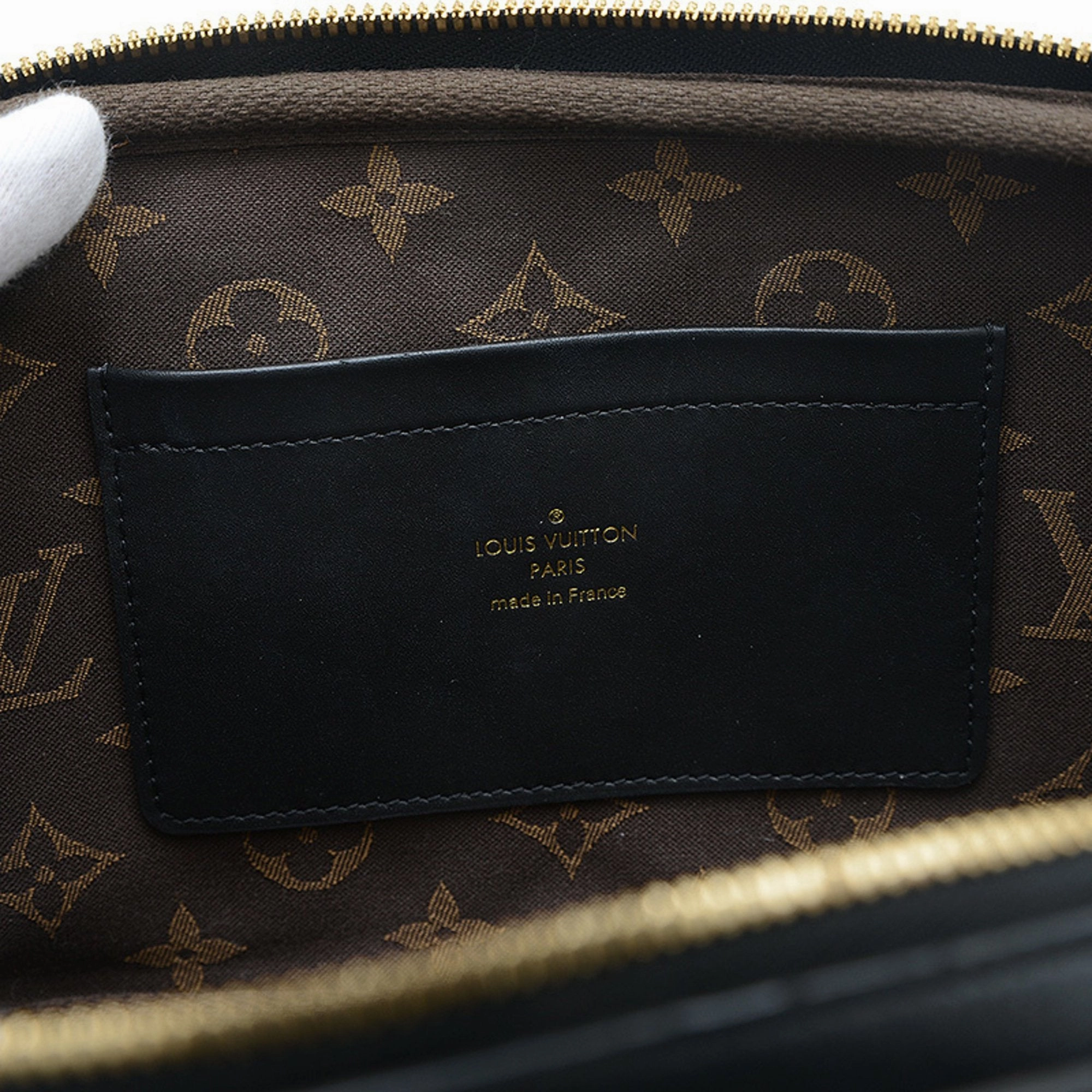 Louis Vuitton Leather Pouch Sling Bag (Pre-Owned)