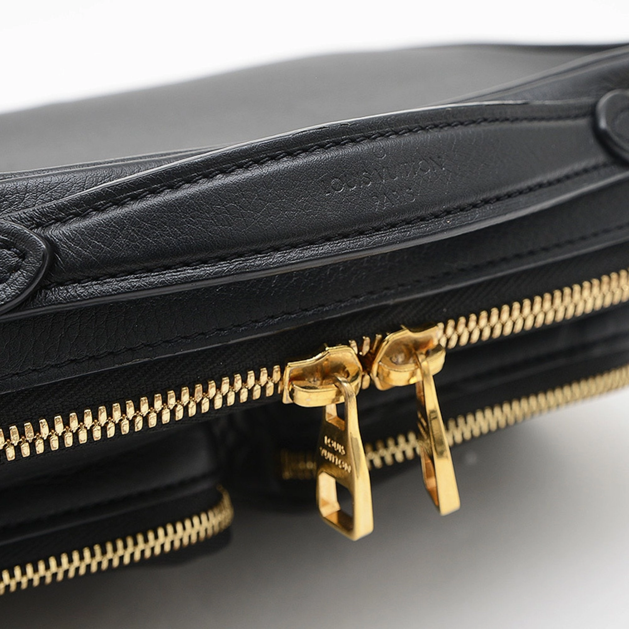 Louis Vuitton Leather Pouch Sling Bag (Pre-Owned)