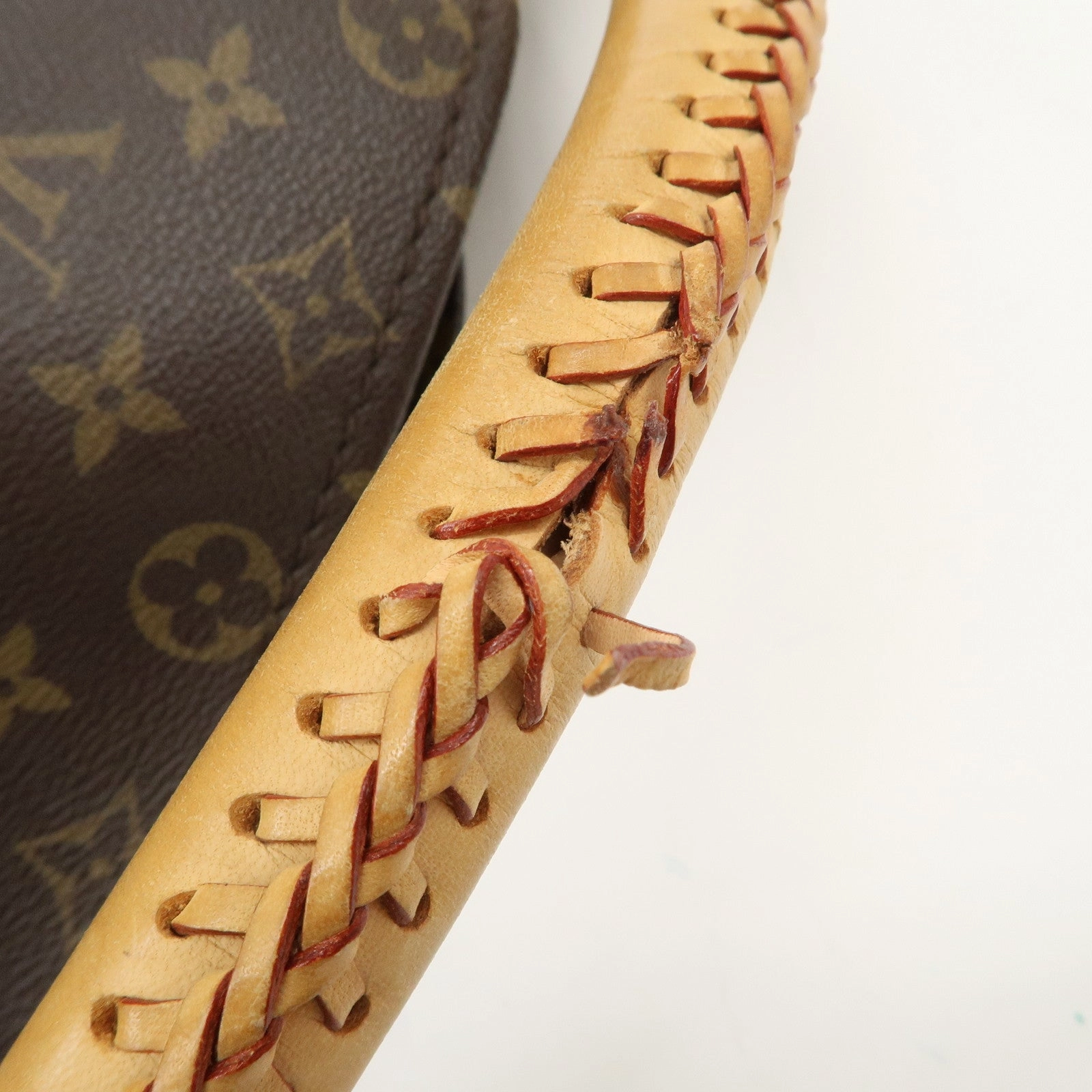 Louis Vuitton Monogram Artsy MM Shoulder Bag Brown M40249