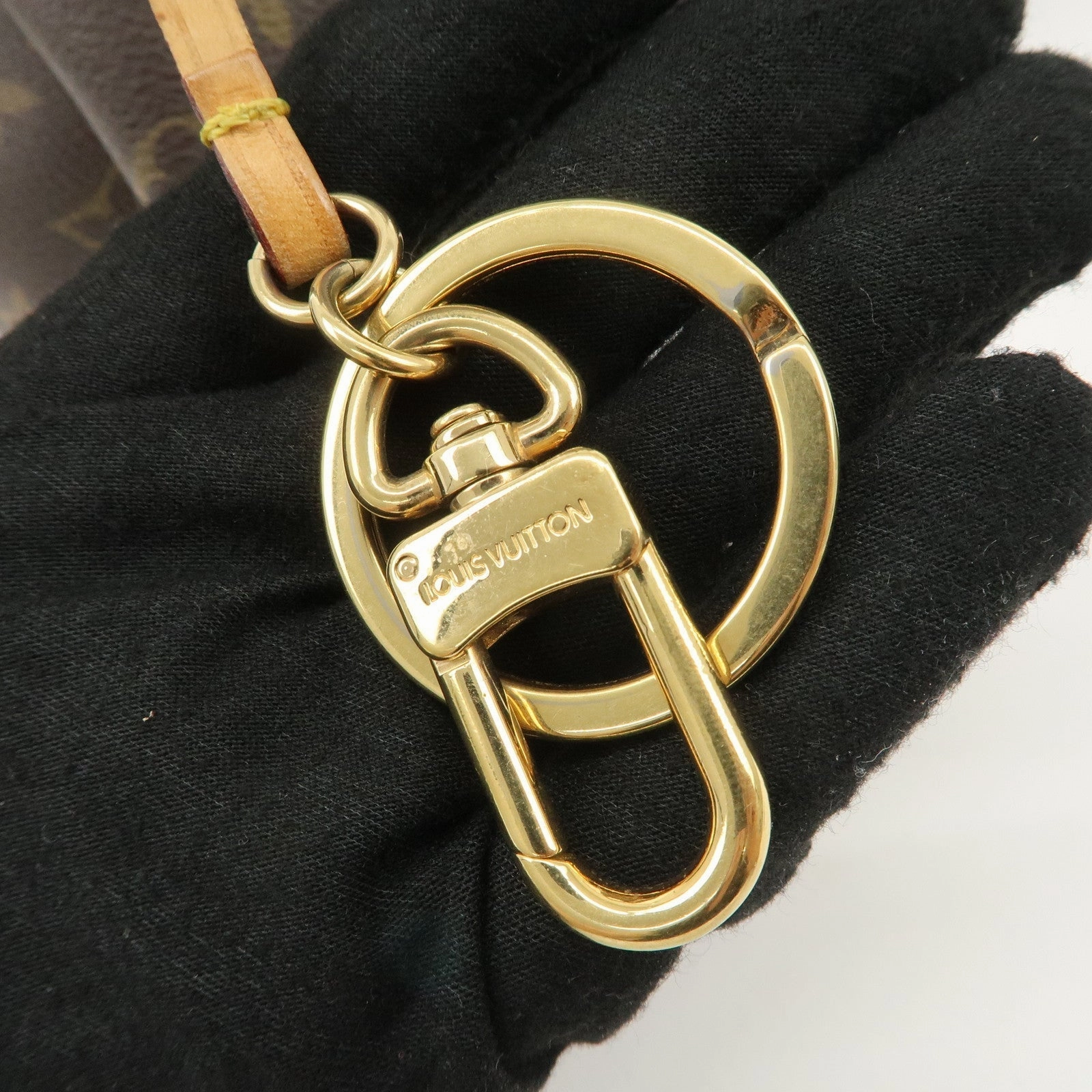 Louis Vuitton Monogram Artsy MM Shoulder Bag Brown M40249