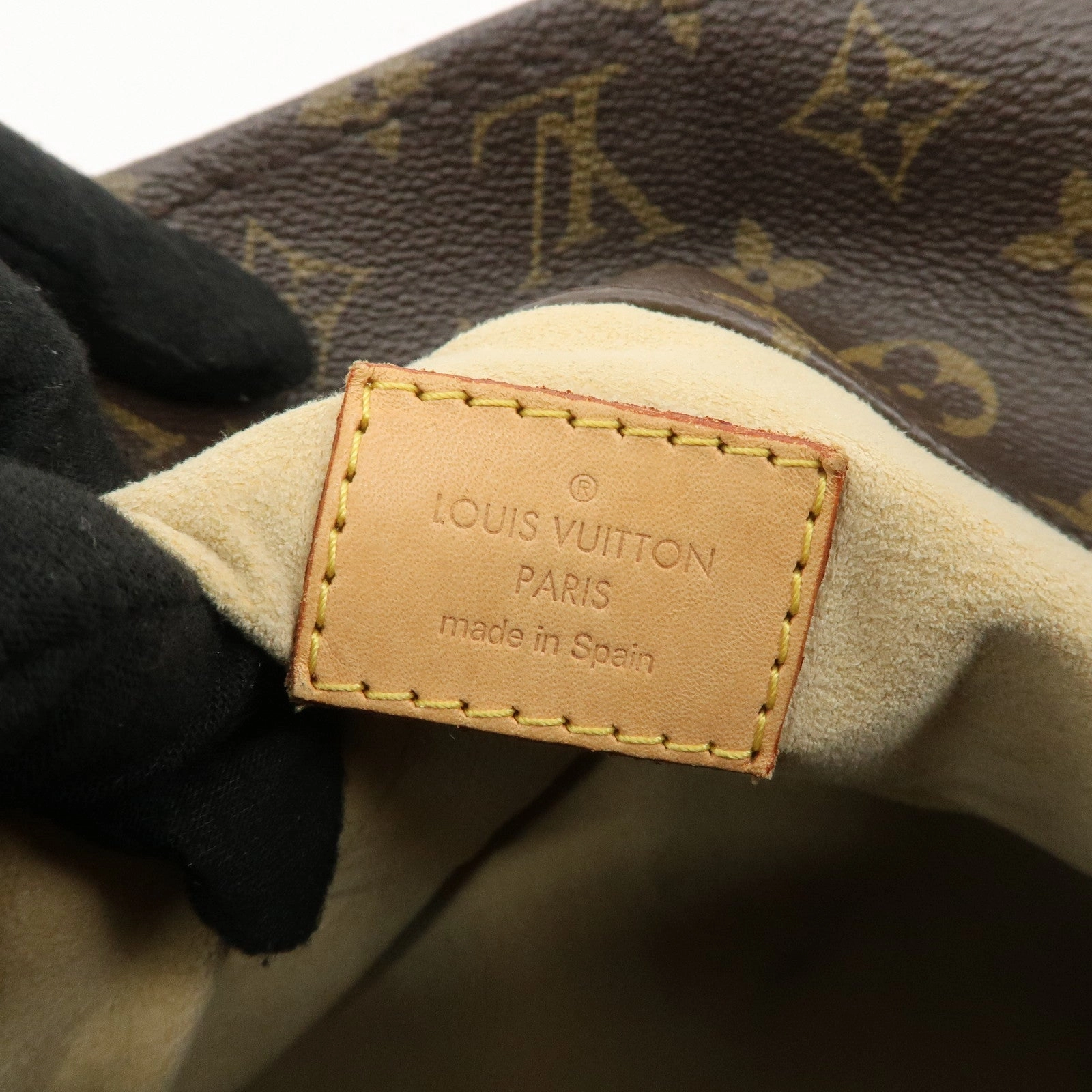 Louis Vuitton Monogram Artsy MM Shoulder Bag Brown M40249