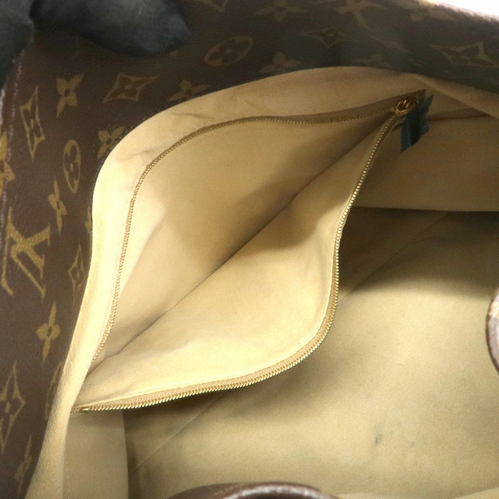 Louis Vuitton Monogram Artsy MM Shoulder Bag Brown M40249