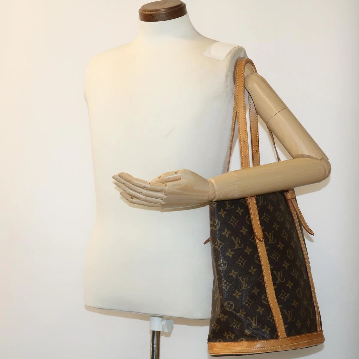 LOUIS VUITTON Monogram Bucket GM Shoulder Bag M42236 LV pt4865
