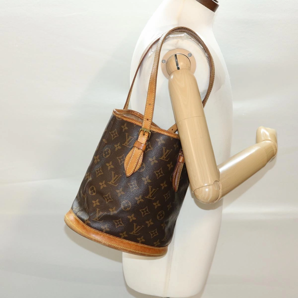 LOUIS VUITTON Monogram Bucket PM Shoulder Bag M42238 LV fm2248
