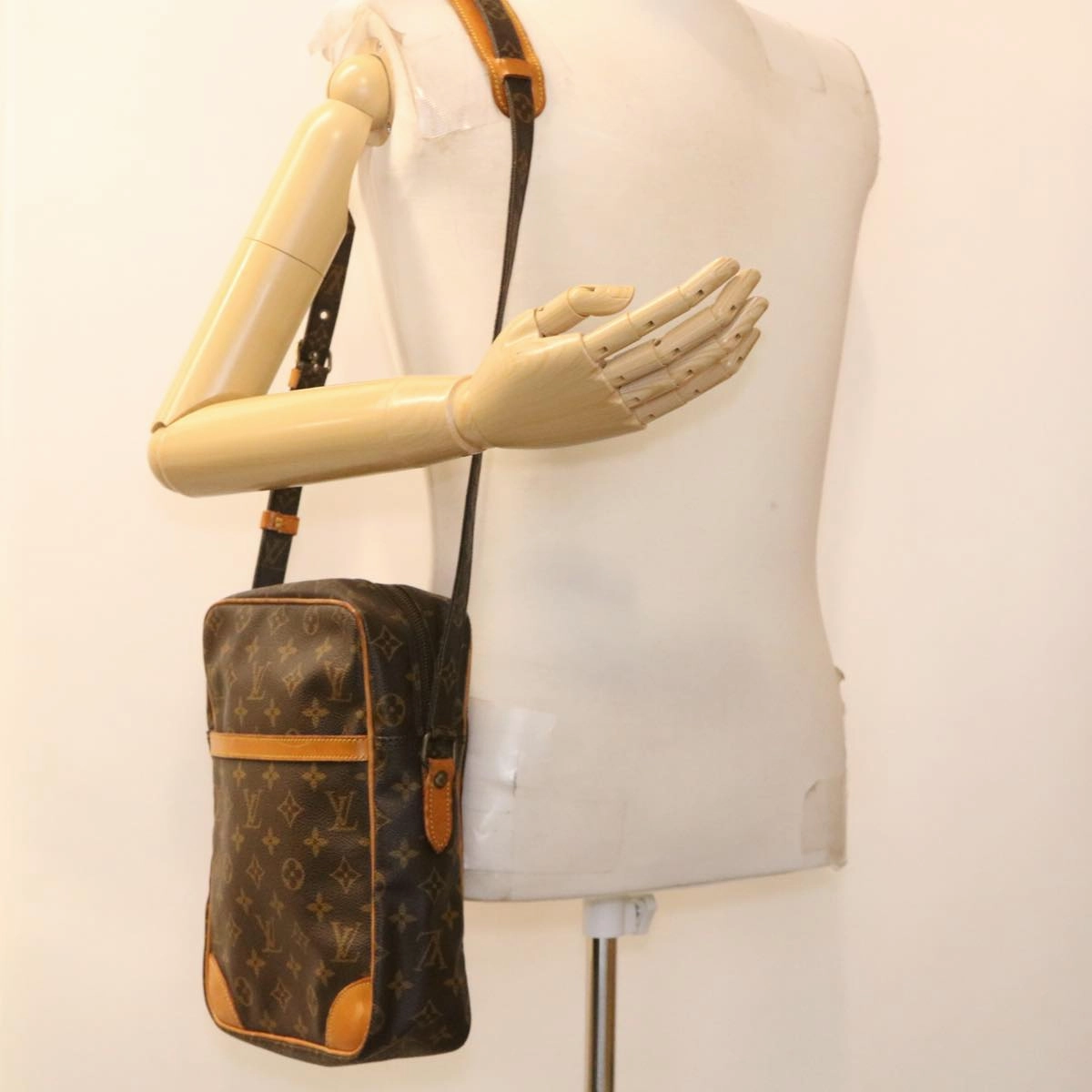 LOUIS VUITTON Monogram Danube MM Shoulder Bag M45264 LV 38871