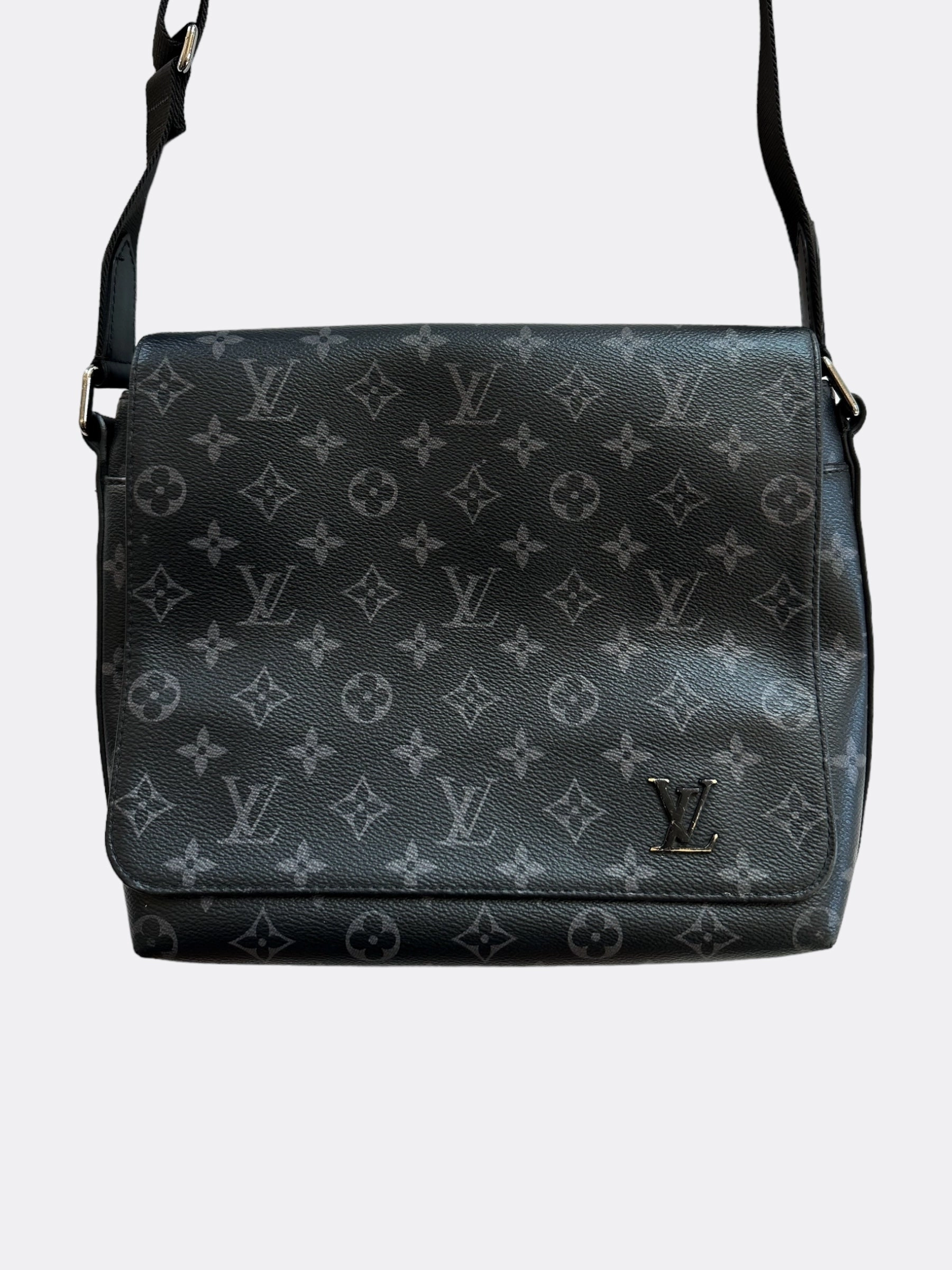 Louis Vuitton Monogram Eclipse District Messenger
