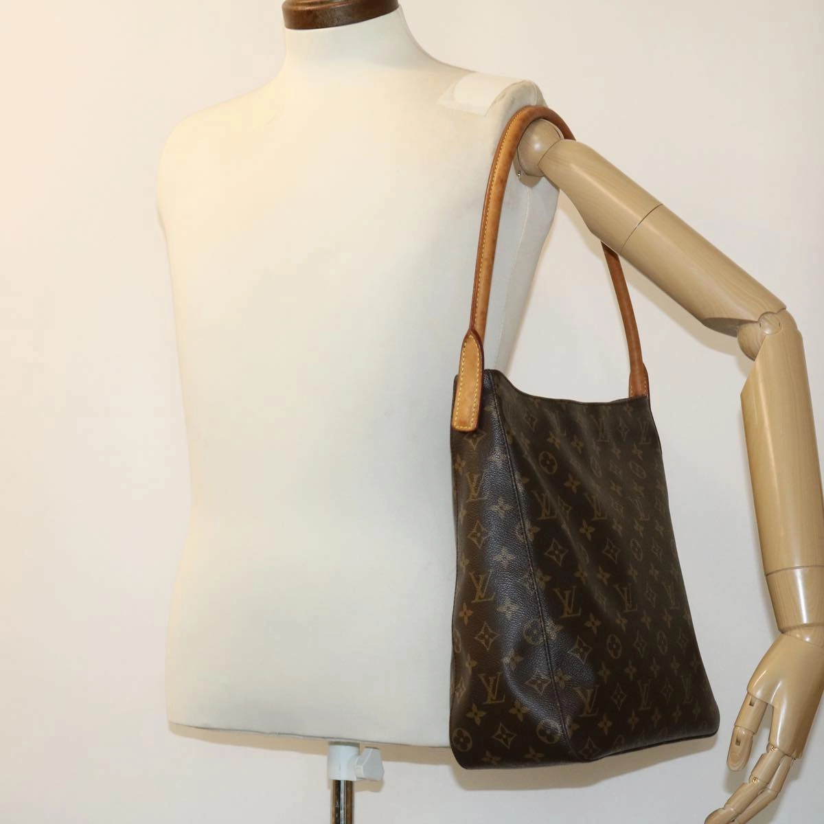 LOUIS VUITTON Monogram Looping GM Shoulder Bag M51145 30173