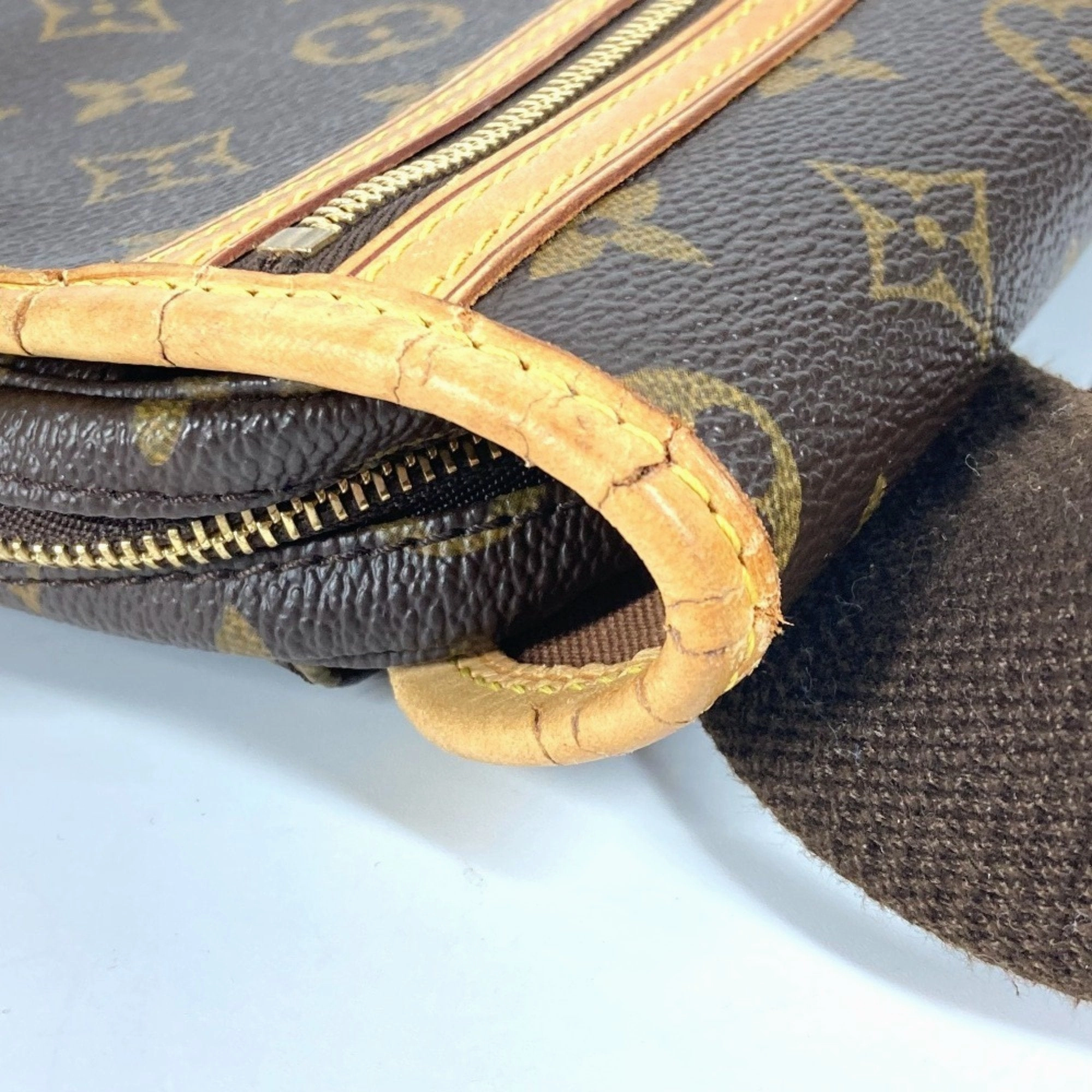 Louis Vuitton Monogram Monogram Fanny Pack Sling Bag (Pre-Owned)