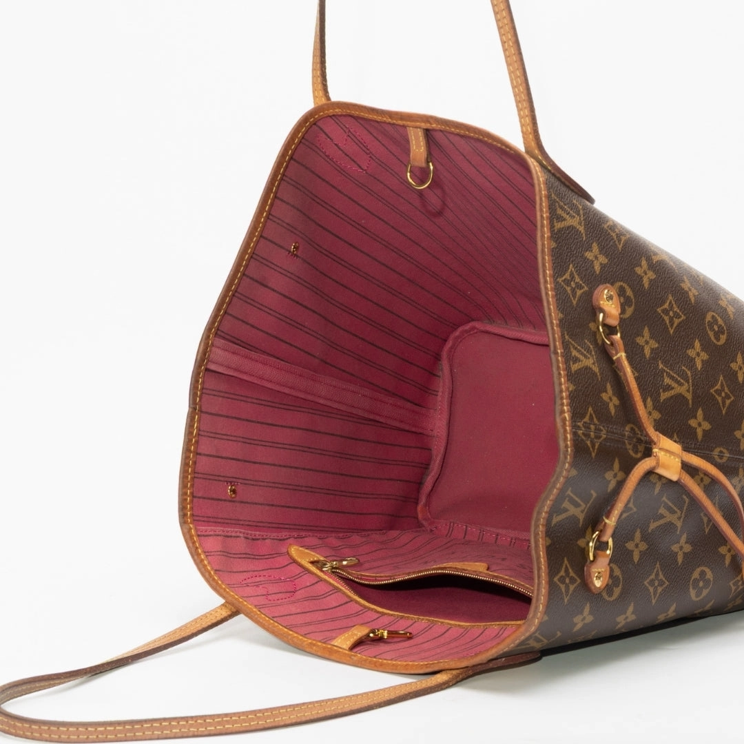 Louis Vuitton Monogram Neverfull MM tote bag