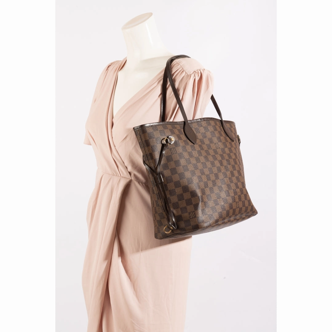 Louis Vuitton Monogram Neverfull MM tote bag