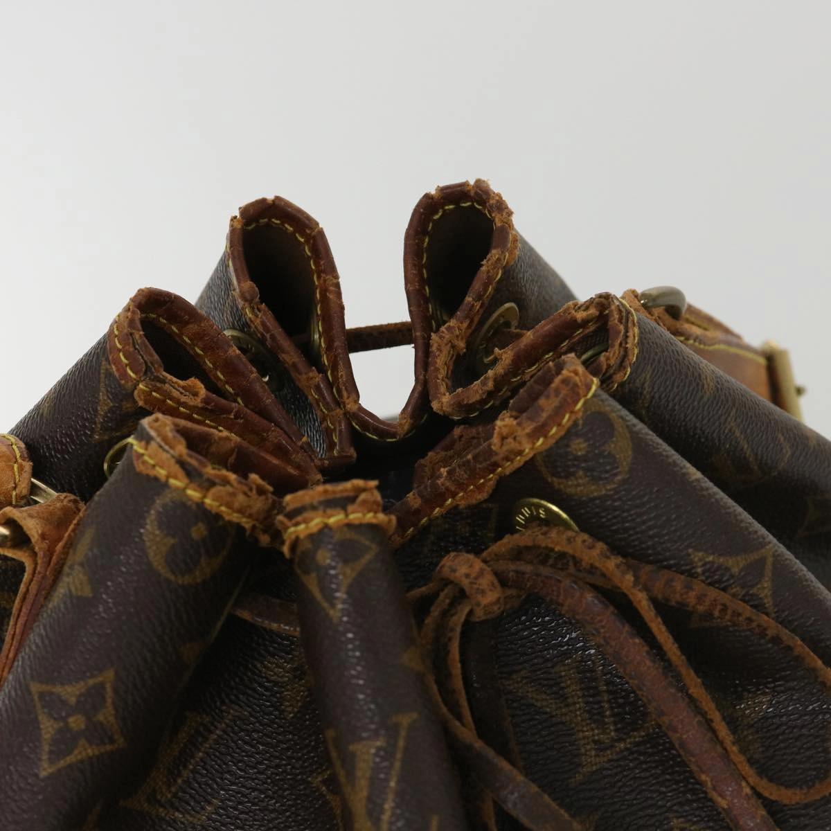 LOUIS VUITTON Monogram Noe Shoulder Bag M42224 LV 39084