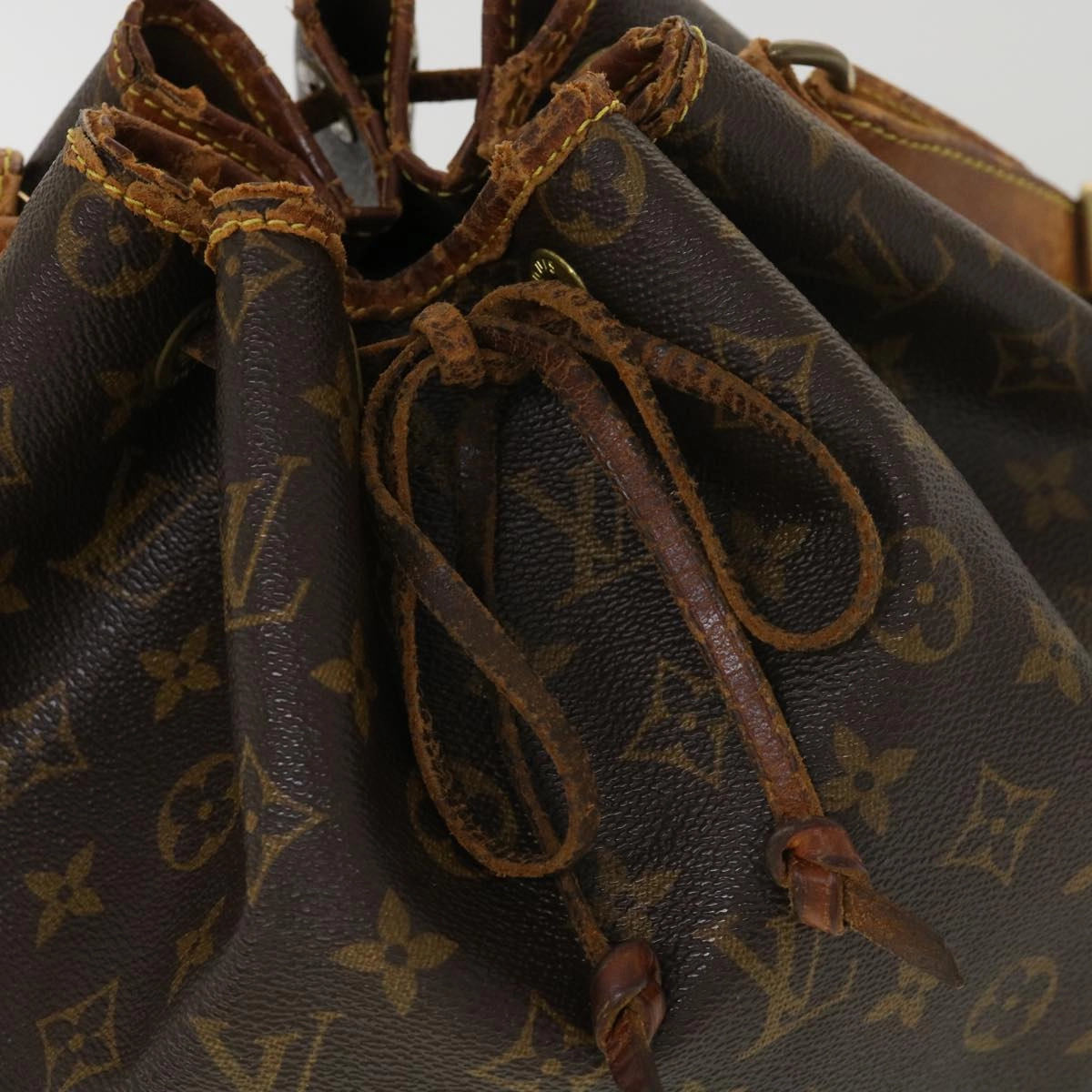 LOUIS VUITTON Monogram Noe Shoulder Bag M42224 LV 39084