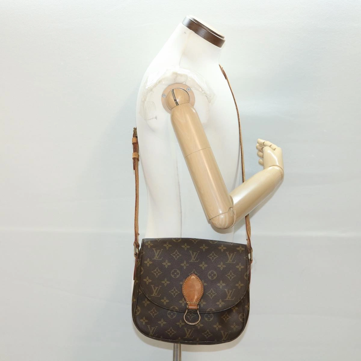 LOUIS VUITTON Monogram Saint Cloud GM Shoulder Bag M51242 LV am4076