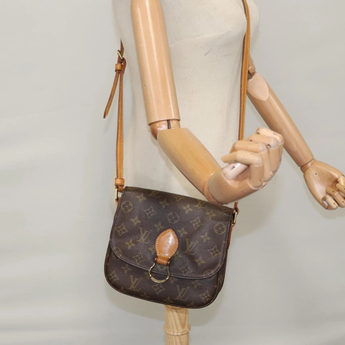 LOUIS VUITTON Monogram Saint Cloud MM Shoulder Bag M51243 LV 107135
