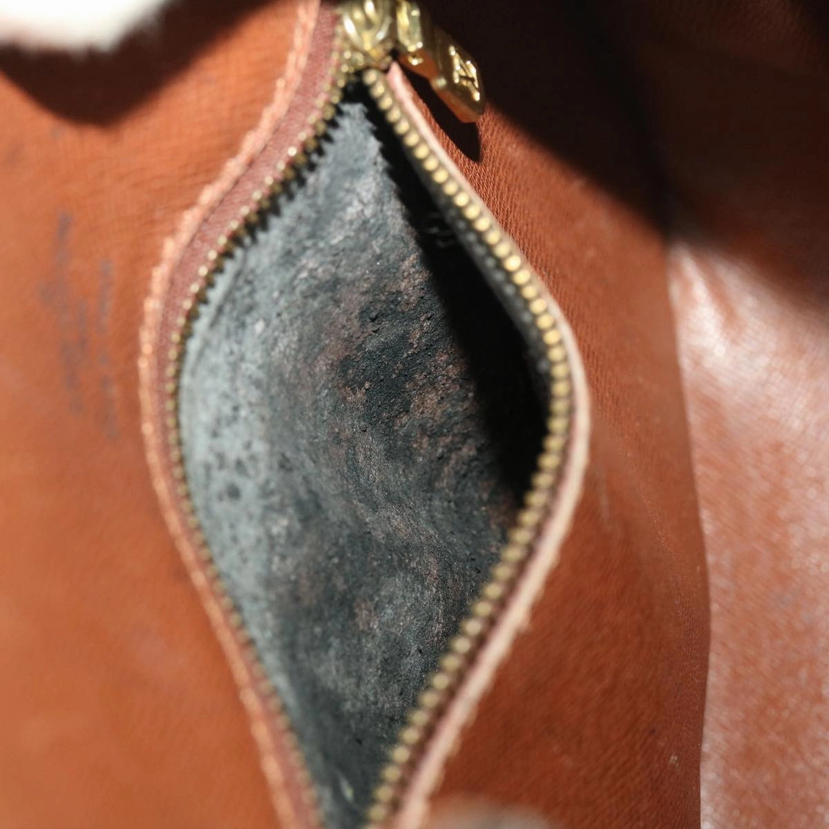 LOUIS VUITTON Monogram Saint Cloud MM Shoulder Bag M51243 LV yk6442